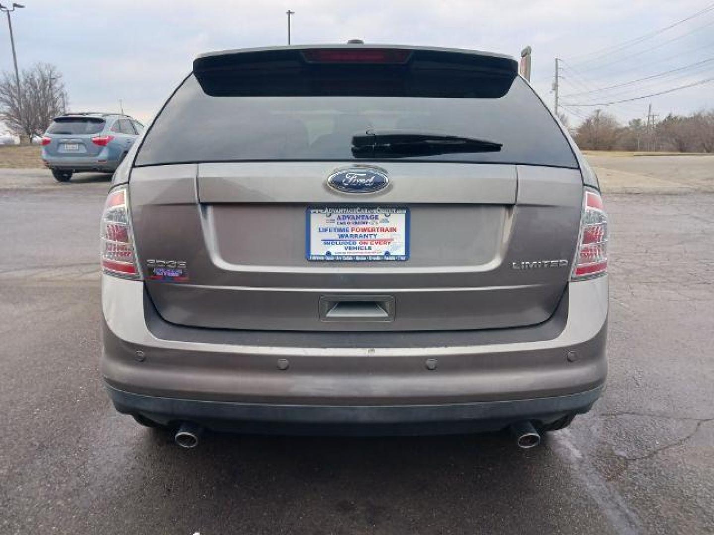 2009 Sterling Grey Metallic Ford Edge Limited FWD (2FMDK39C79B) with an 3.5L V6 DOHC 24V engine, 6-Speed Automatic transmission, located at 4508 South Dixie Dr, Moraine, OH, 45439, (937) 908-9800, 39.689976, -84.218452 - Photo#5