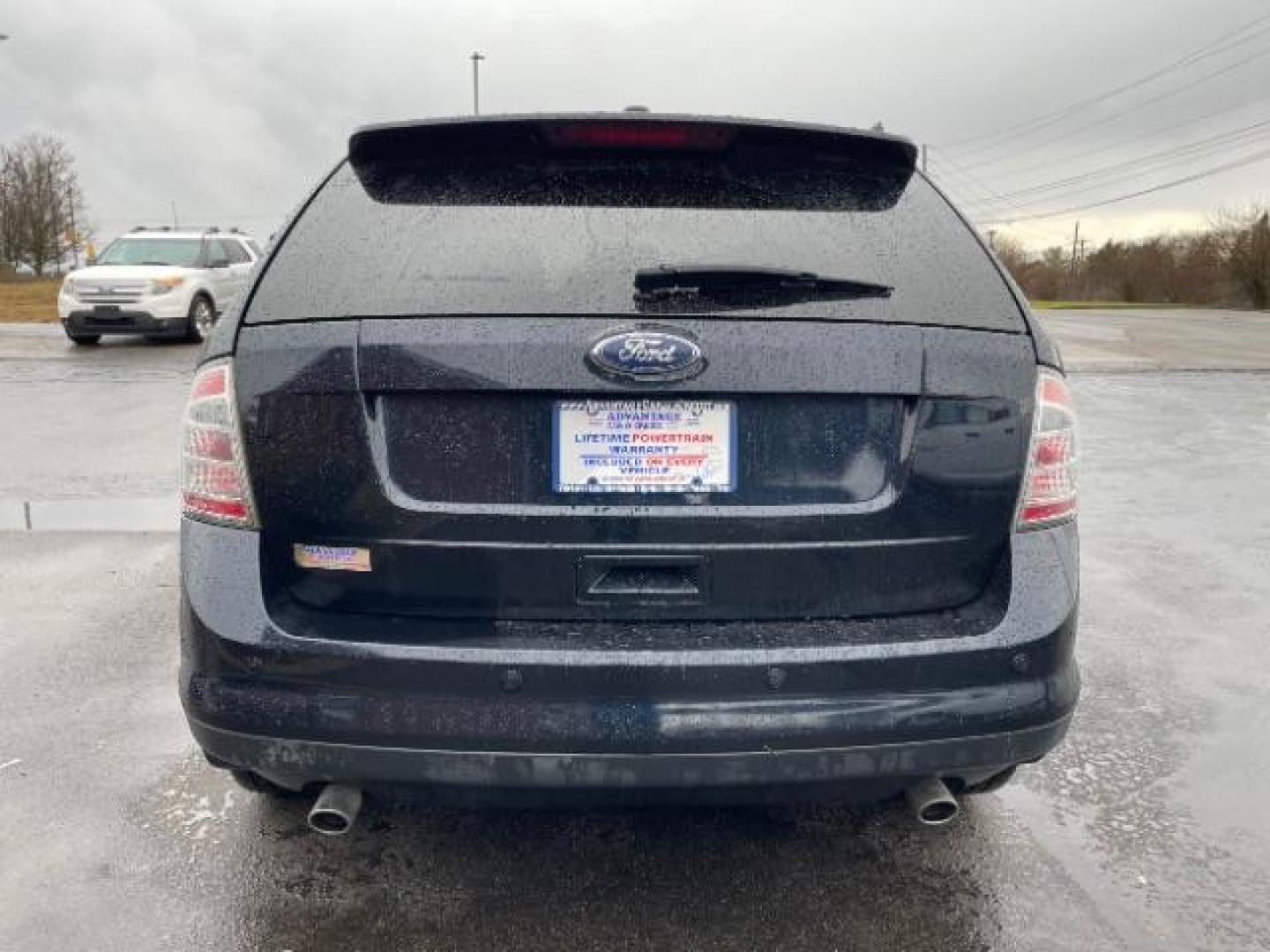 2009 Black Ford Edge SEL FWD (2FMDK38C29B) with an 3.5L V6 DOHC 24V engine, 6-Speed Automatic transmission, located at 1230 East Main St, Xenia, OH, 45385, (937) 908-9800, 39.688026, -83.910172 - Photo#4