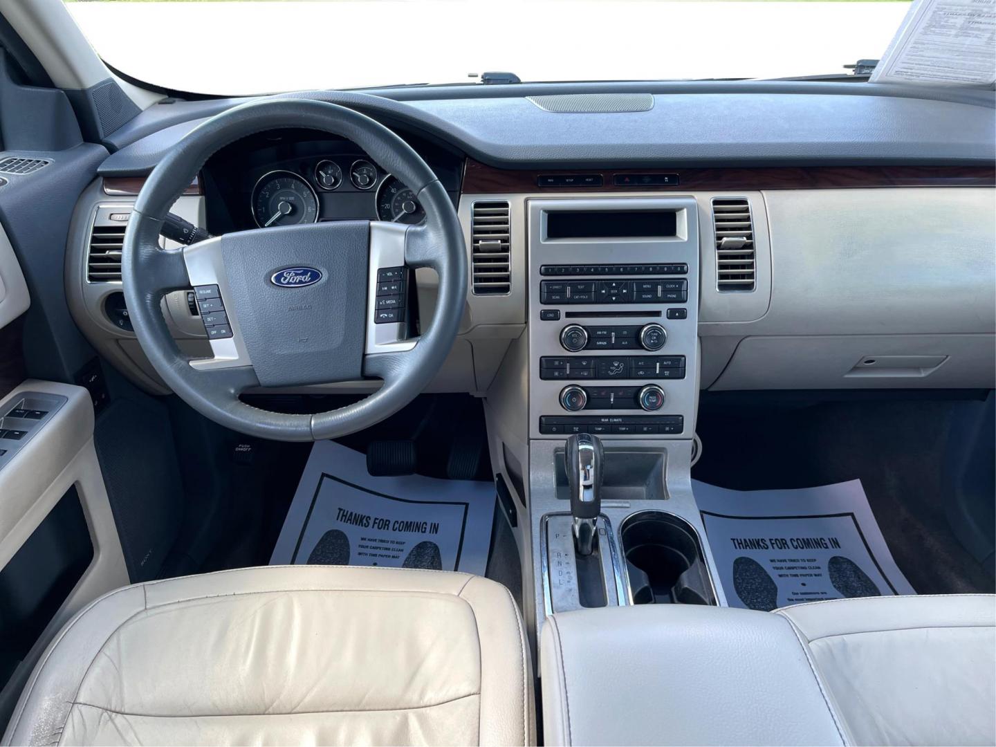 2009 Sterling Grey Metallic Ford Flex SEL FWD (2FMDK52C09B) with an 3.5L V6 DOHC 24V engine, 6-Speed Automatic transmission, located at 4508 South Dixie Dr, Moraine, OH, 45439, (937) 908-9800, 39.689976, -84.218452 - Photo#19