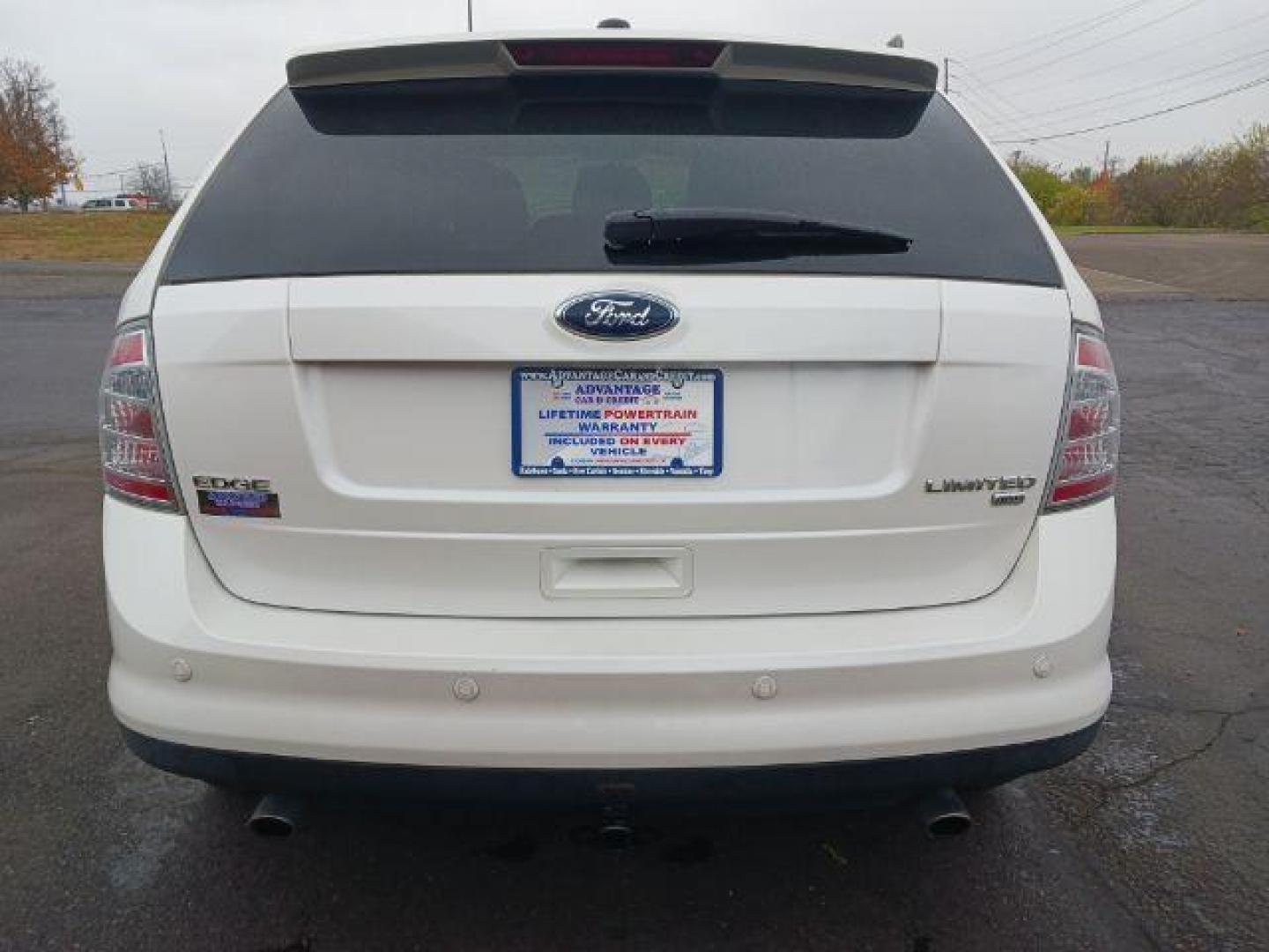 2010 White Platinum Tricoat Metallic Ford Edge Limited AWD (2FMDK4KCXAB) with an 3.5L V6 DOHC 24V engine, 6-Speed Automatic transmission, located at 1184 Kauffman Ave, Fairborn, OH, 45324, (937) 908-9800, 39.807072, -84.030914 - Photo#5