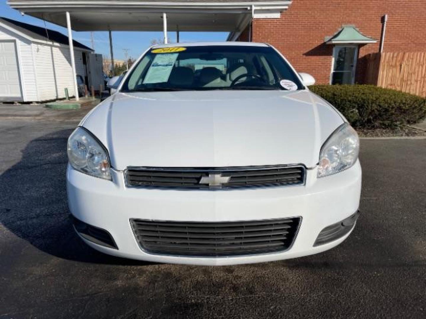 2011 Summit White Chevrolet Impala LT (2G1WG5EK0B1) with an 3.5L V6 OHV 16V FFV engine, 4-Speed Automatic transmission, located at 880 E. National Road, Vandalia, OH, 45377, (937) 908-9800, 39.891918, -84.183594 - Photo#4