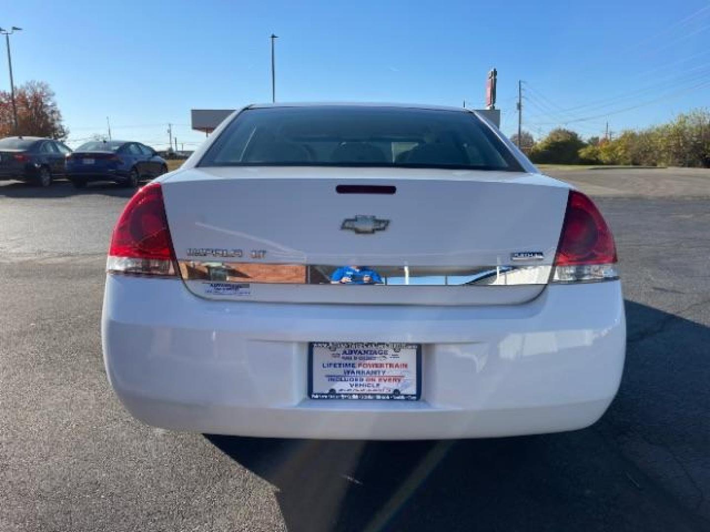 2011 Summit White Chevrolet Impala LT (2G1WG5EK0B1) with an 3.5L V6 OHV 16V FFV engine, 4-Speed Automatic transmission, located at 880 E. National Road, Vandalia, OH, 45377, (937) 908-9800, 39.891918, -84.183594 - Photo#5