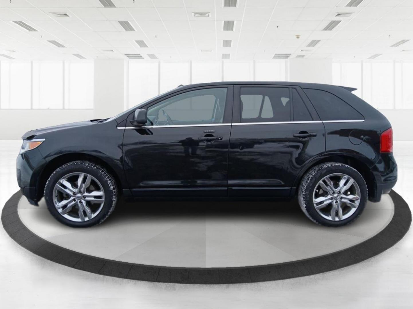 2011 Ford Edge Limited AWD (2FMDK4KC1BB) with an 3.5L V6 DOHC 24V engine, 6-Speed Automatic transmission, located at 880 E. National Road, Vandalia, OH, 45377, (937) 908-9800, 39.891918, -84.183594 - 2011 Ford Edge Limited AWD - Photo#5