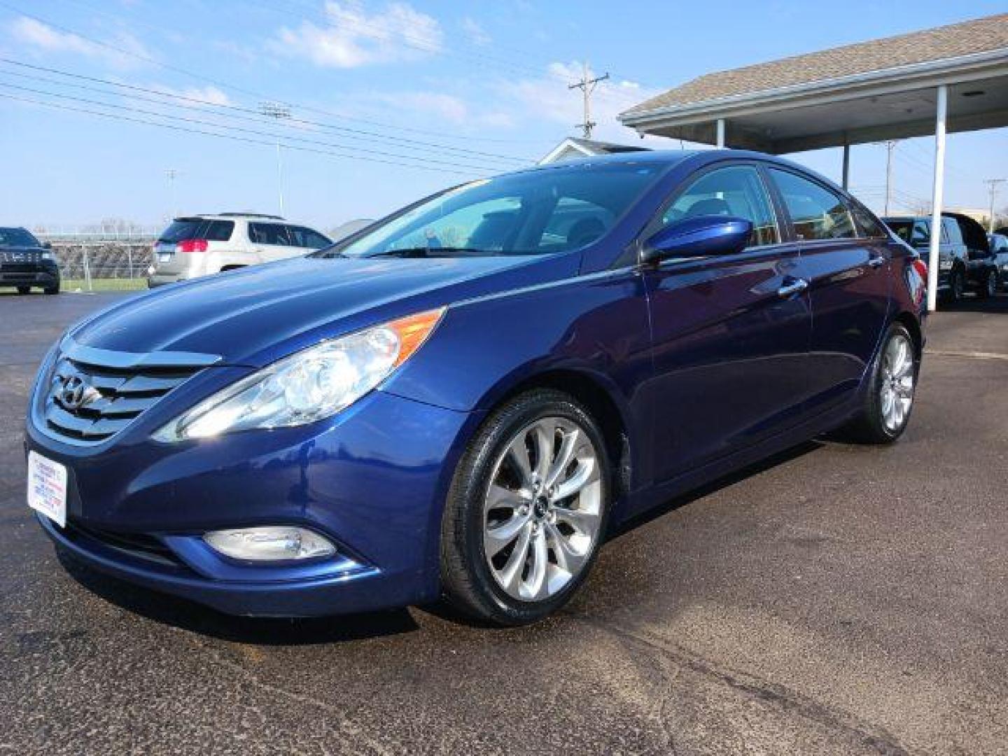 2011 Pacific Blue Pearl Hyundai Sonata SE Auto (5NPEC4AC6BH) with an 2.4L L4 DOHC 16V engine, 6-Speed Automatic transmission, located at 4508 South Dixie Dr, Moraine, OH, 45439, (937) 908-9800, 39.689976, -84.218452 - Photo#2