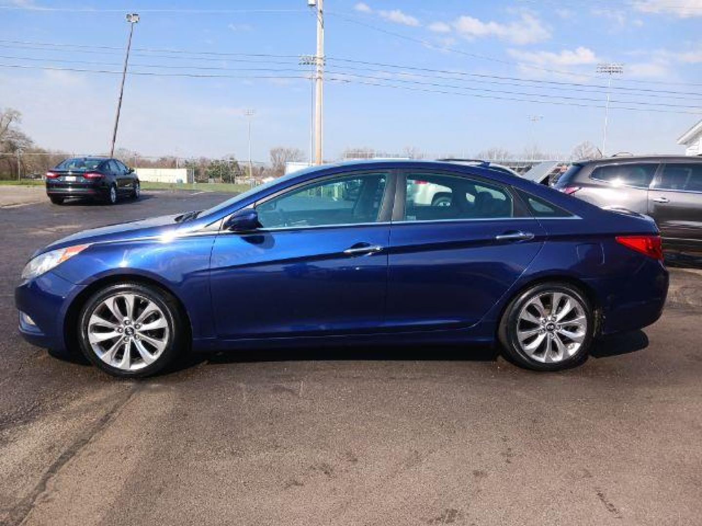 2011 Pacific Blue Pearl Hyundai Sonata SE Auto (5NPEC4AC6BH) with an 2.4L L4 DOHC 16V engine, 6-Speed Automatic transmission, located at 4508 South Dixie Dr, Moraine, OH, 45439, (937) 908-9800, 39.689976, -84.218452 - Photo#3