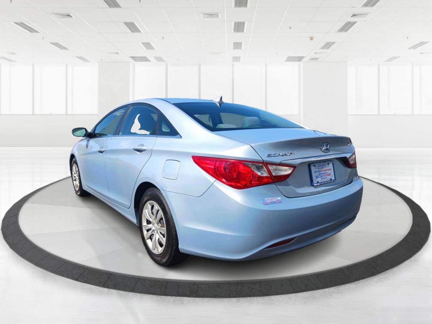 2011 Pacific Blue Pearl Hyundai Sonata GLS Auto (5NPEB4AC9BH) with an 2.4L L4 DOHC 16V engine, 6-Speed Automatic transmission, located at 4508 South Dixie Dr, Moraine, OH, 45439, (937) 908-9800, 39.689976, -84.218452 - Photo#4