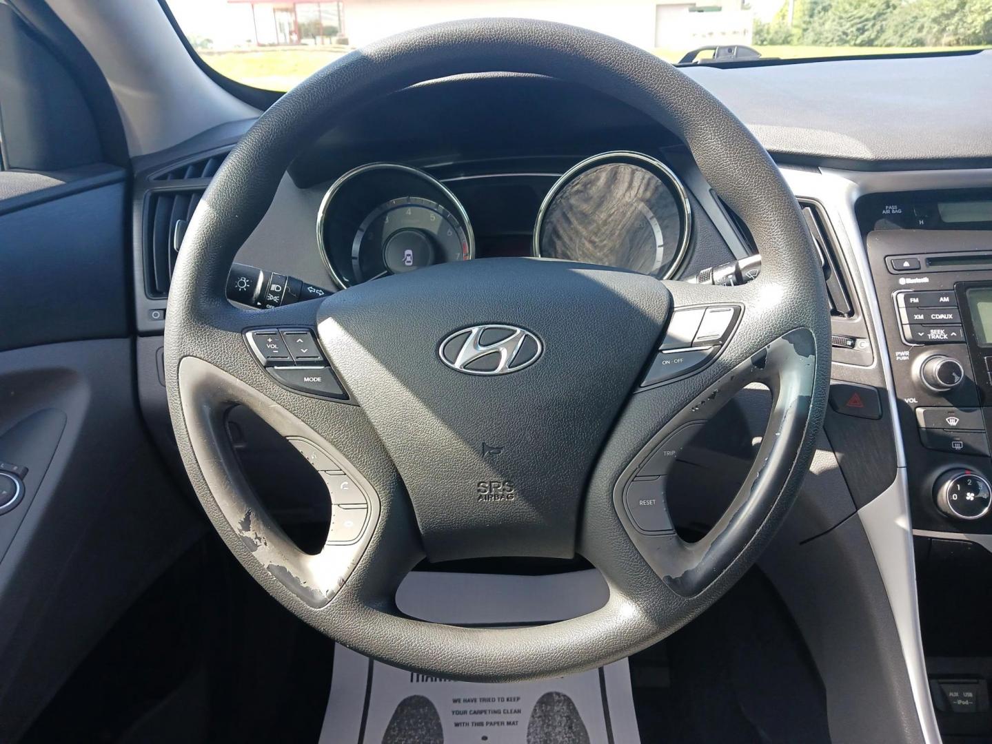 2011 Pacific Blue Pearl Hyundai Sonata GLS Auto (5NPEB4AC9BH) with an 2.4L L4 DOHC 16V engine, 6-Speed Automatic transmission, located at 4508 South Dixie Dr, Moraine, OH, 45439, (937) 908-9800, 39.689976, -84.218452 - Photo#15