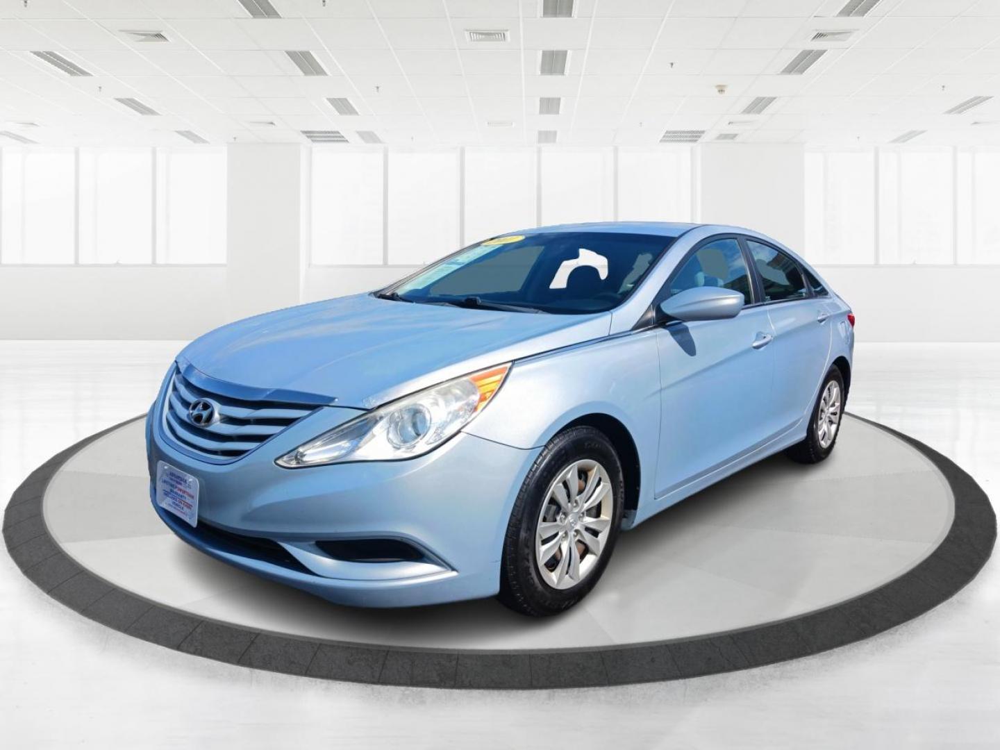 2011 Pacific Blue Pearl Hyundai Sonata GLS Auto (5NPEB4AC9BH) with an 2.4L L4 DOHC 16V engine, 6-Speed Automatic transmission, located at 4508 South Dixie Dr, Moraine, OH, 45439, (937) 908-9800, 39.689976, -84.218452 - Photo#7