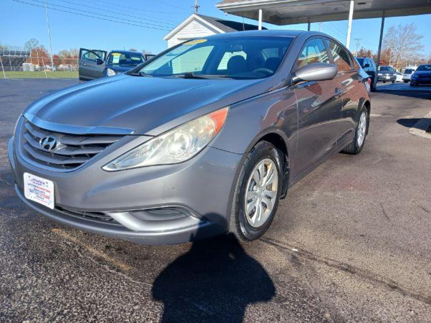 2011 Harbor Gray Metallic Hyundai Sonata GLS Auto (5NPEB4AC0BH) with an 2.4L L4 DOHC 16V engine, 6-Speed Automatic transmission, located at 1099 N County Rd 25A , Troy, OH, 45373, (937) 908-9800, 40.057079, -84.212883 - Photo#2