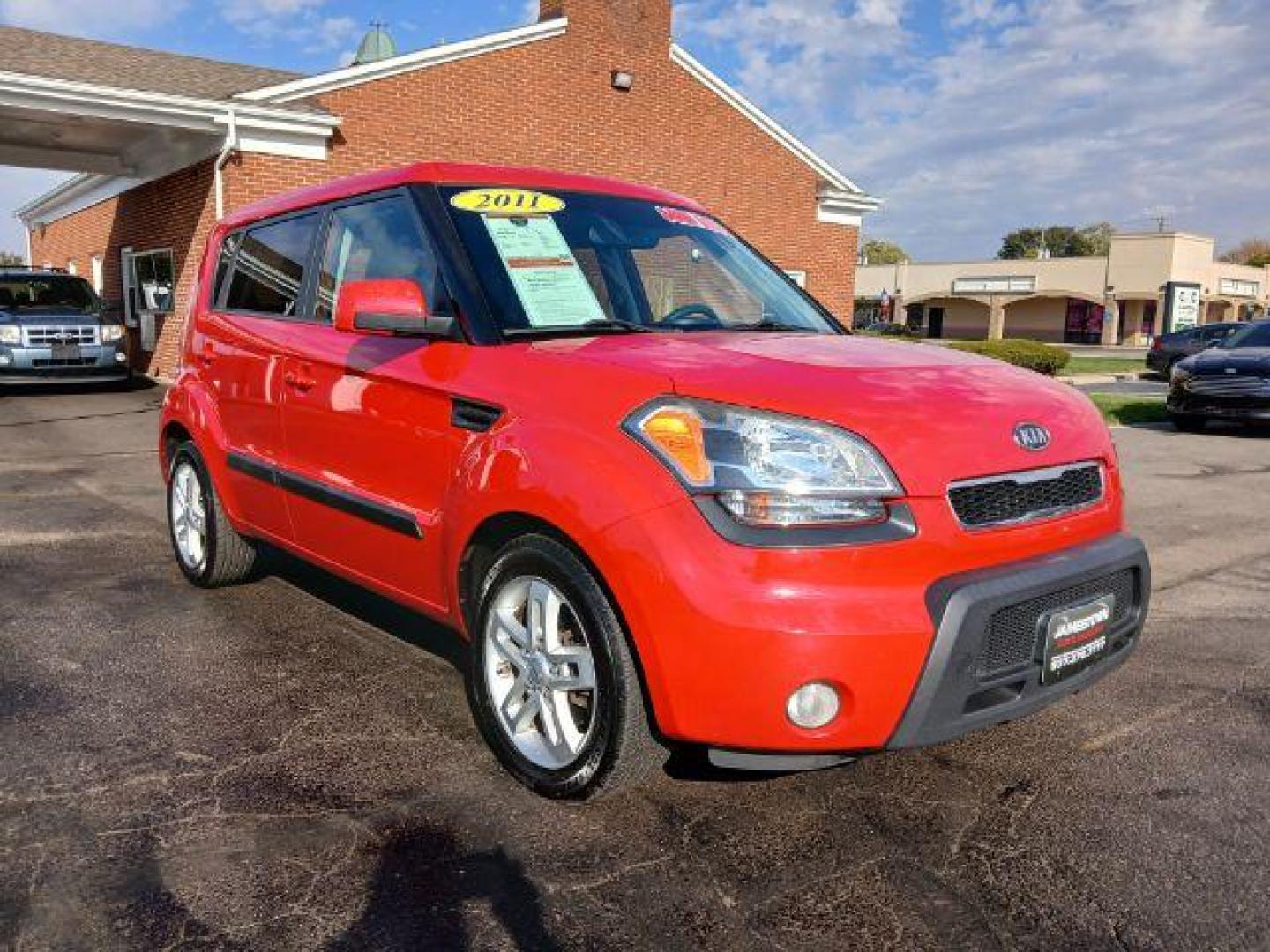 2011 Kia Soul + (KNDJT2A24B7) with an 2.0L L4 DOHC 16V engine, located at 1951 S Dayton Lakeview Rd., New Carlisle, OH, 45344, (937) 908-9800, 39.890999, -84.050255 - 2011 Kia Soul + - Photo#13