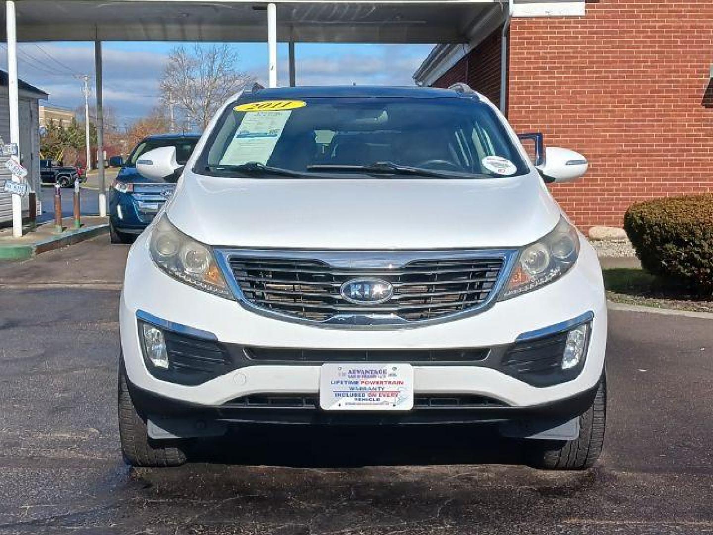 2011 Clear White Kia Sportage EX AWD (KNDPCCA2XB7) with an 2.4L V6 DOHC 24V engine, 6-Speed Automatic transmission, located at 1099 N County Rd 25A , Troy, OH, 45373, (937) 908-9800, 40.057079, -84.212883 - Photo#1