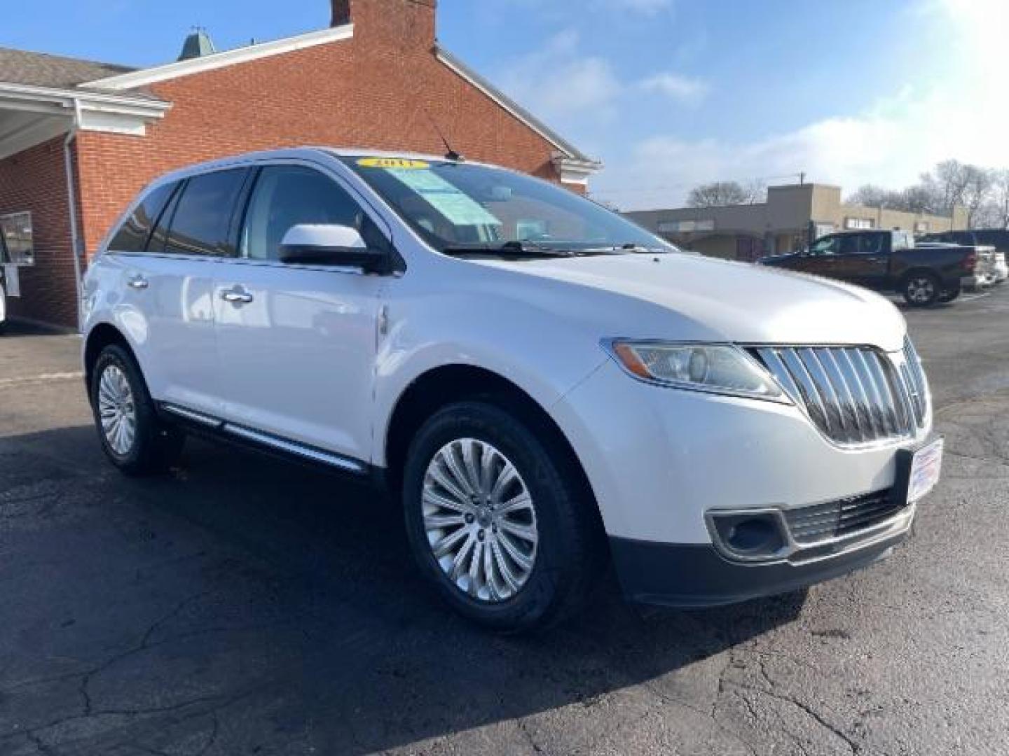 2011 White Platinum Metallic Tri Coat Lincoln MKX FWD (2LMDJ6JK8BB) with an 3.7L V6 DOHC 24V engine, 6-Speed Automatic transmission, located at 1099 N County Rd 25A , Troy, OH, 45373, (937) 908-9800, 40.057079, -84.212883 - Photo#0