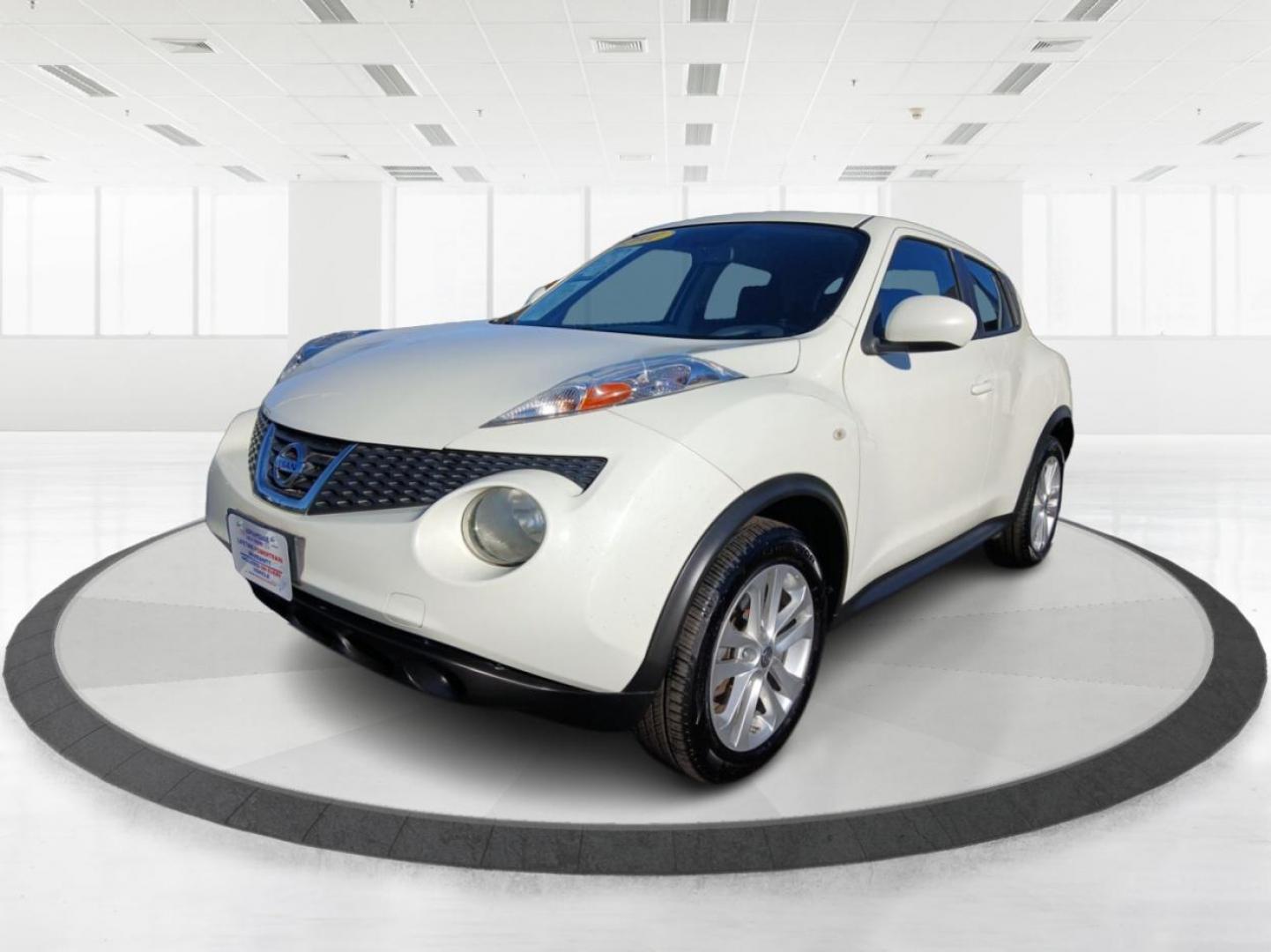 2011 White Pearl Nissan Juke S FWD (JN8AF5MR9BT) with an 1.6L L4 DOHC 16V engine, CVT transmission, located at 1184 Kauffman Ave, Fairborn, OH, 45324, (937) 908-9800, 39.807072, -84.030914 - Photo#7