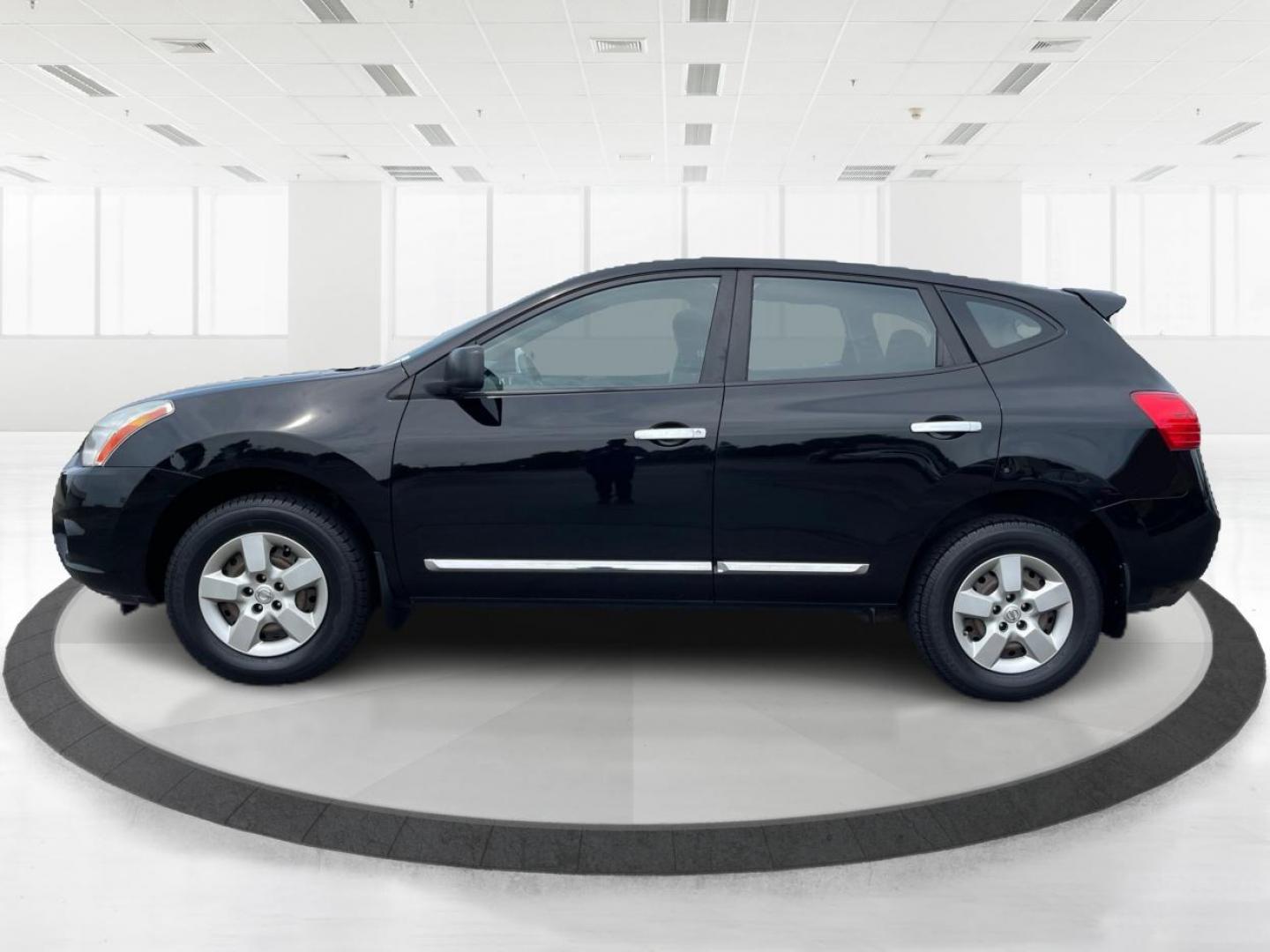 2011 Super Black Nissan Rogue S AWD (JN8AS5MV2BW) with an 2.5L L4 DOHC 16V engine, Continuously Variable Transmission transmission, located at 880 E. National Road, Vandalia, OH, 45377, (937) 908-9800, 39.891918, -84.183594 - Photo#5