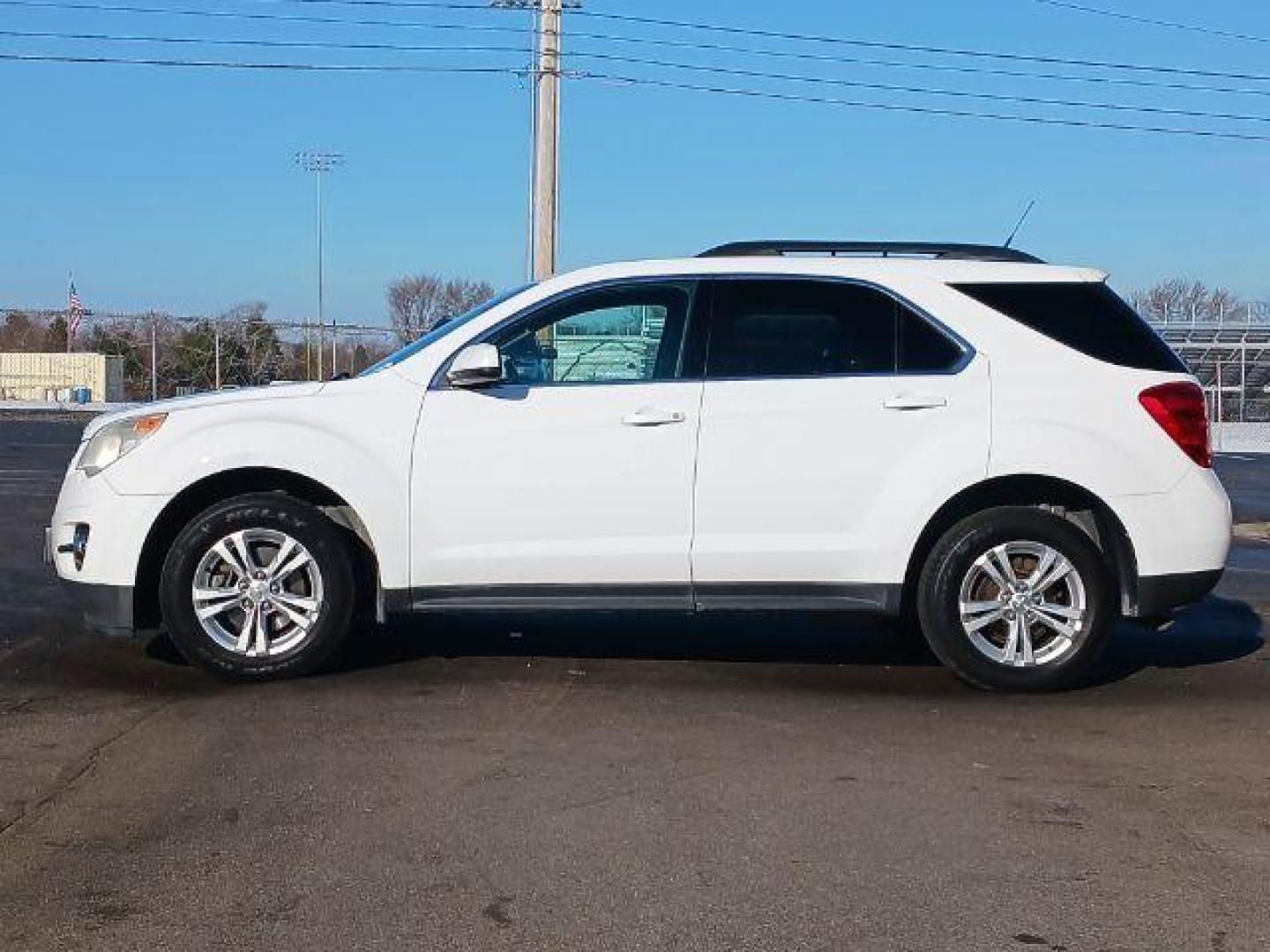 2012 Summit White Chevrolet Equinox 2LT AWD (2GNFLNEK7C6) with an 2.4L L4 DOHC 16V engine, 6-Speed Automatic transmission, located at 4508 South Dixie Dr, Moraine, OH, 45439, (937) 908-9800, 39.689976, -84.218452 - Photo#3