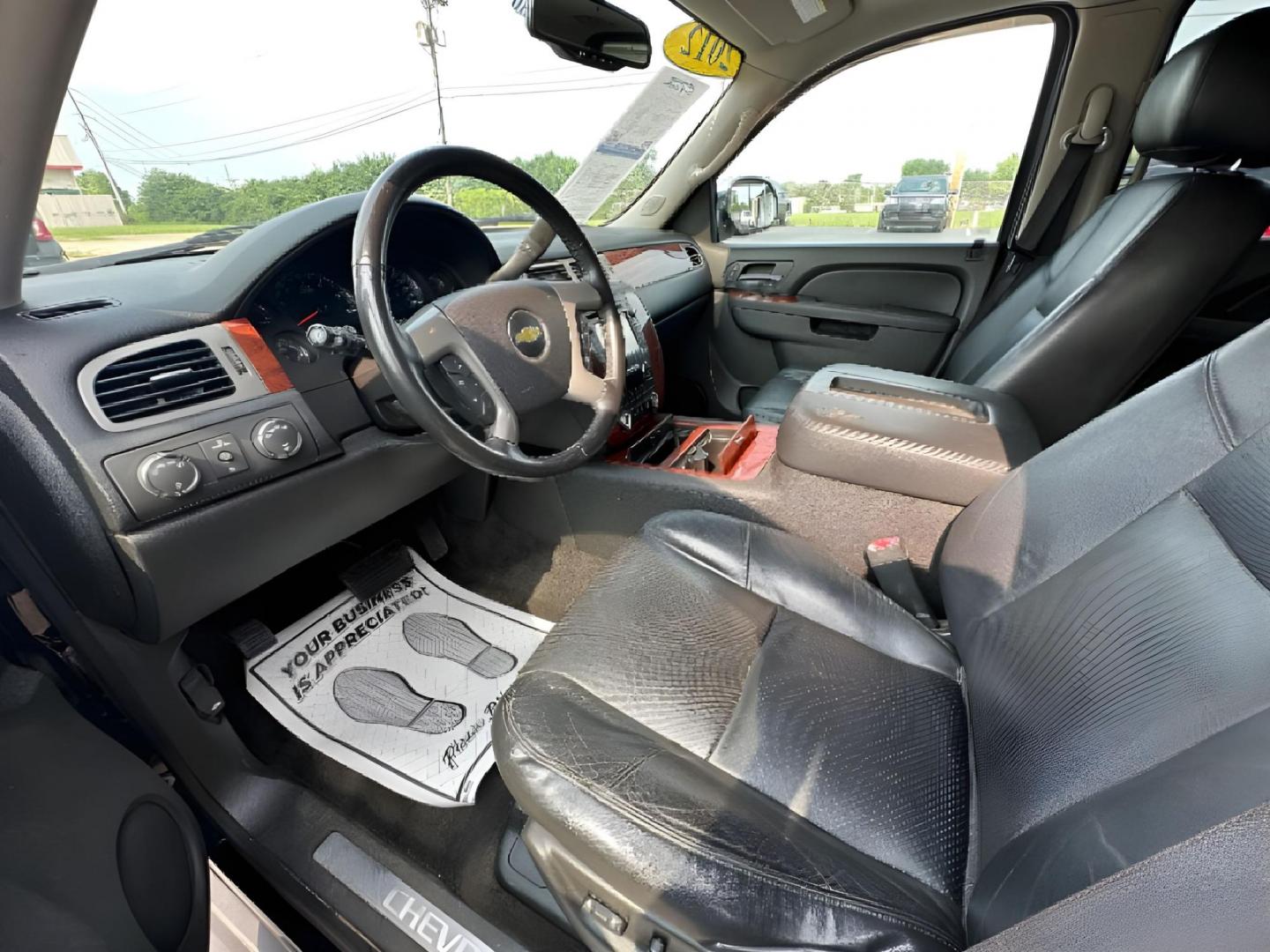 2012 Black Chevrolet Tahoe (1GNSKCE00CR) with an 5.3L V8 OHV 16V FFV engine, 6-Speed Automatic transmission, located at 401 Woodman Dr, Riverside, OH, 45431, (937) 908-9800, 39.760899, -84.123421 - Photo#6