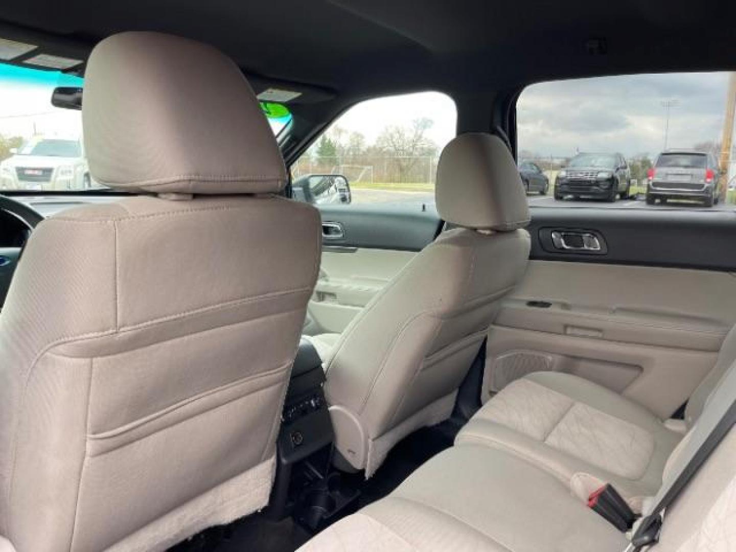 2012 Ingot Silver Metallic Ford Explorer Base FWD (1FMHK7B86CG) with an 3.5L V6 DOHC 24V engine, 6-Speed Automatic transmission, located at 1099 N County Rd 25A , Troy, OH, 45373, (937) 908-9800, 40.057079, -84.212883 - Photo#10