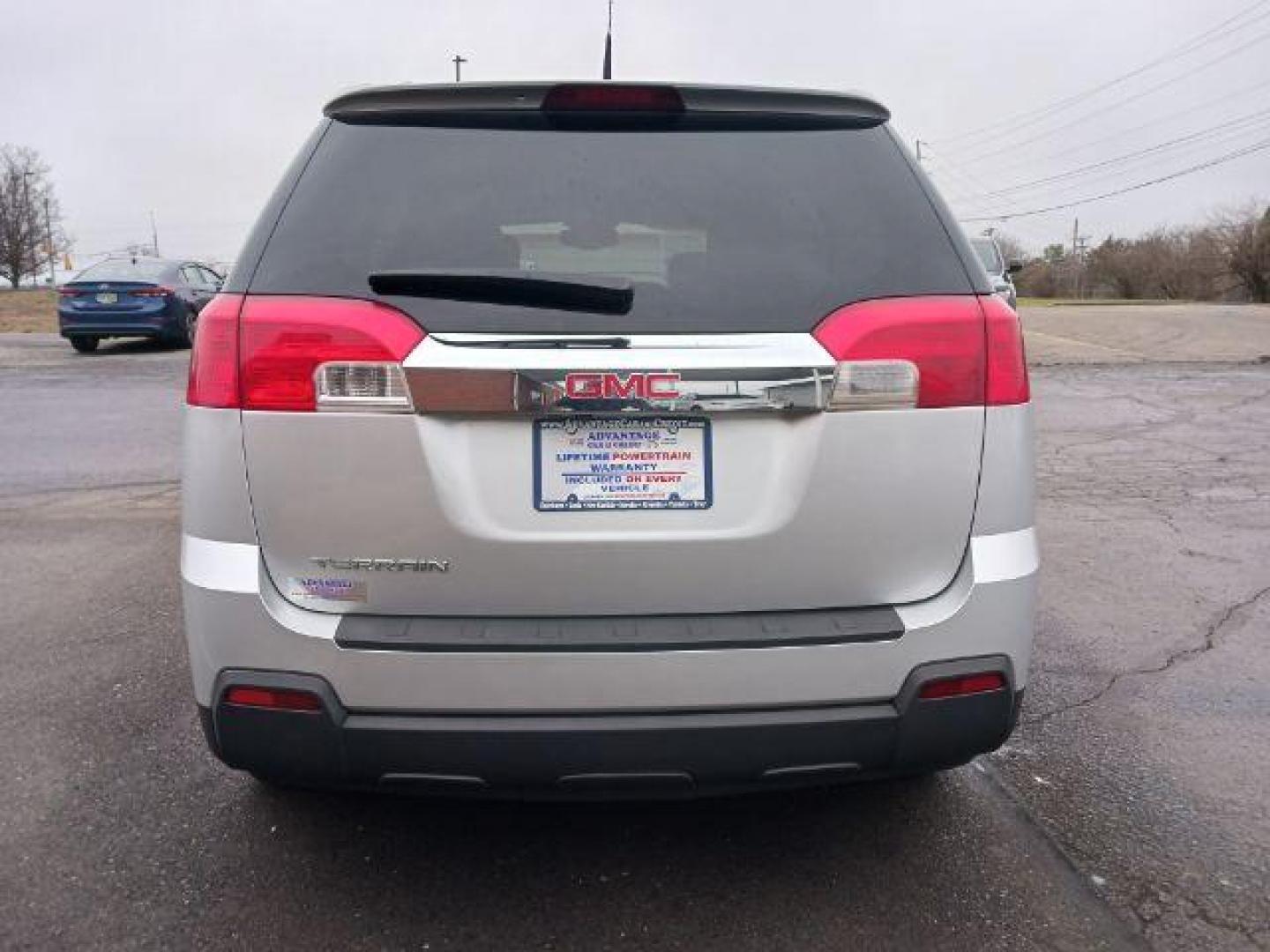 2012 Quicksilver Metallic GMC Terrain SLE2 FWD (2GKALSEKXC6) with an 2.4L L4 DOHC 16V FFV engine, 6-Speed Automatic transmission, located at 1099 N County Rd 25A , Troy, OH, 45373, (937) 908-9800, 40.057079, -84.212883 - Photo#5