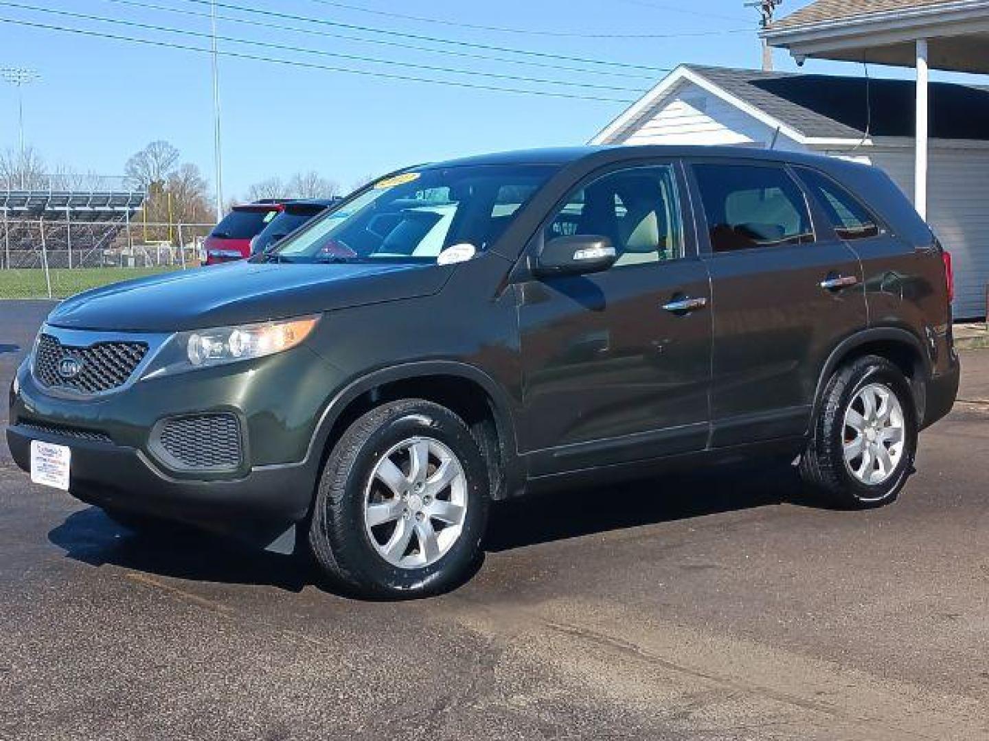 2012 Baltic Blue Kia Sorento LX 2WD (5XYKT3A15CG) with an 2.4L L4 DOHC 16V engine, 6-Speed Automatic transmission, located at 880 E. National Road, Vandalia, OH, 45377, (937) 908-9800, 39.891918, -84.183594 - Photo#2