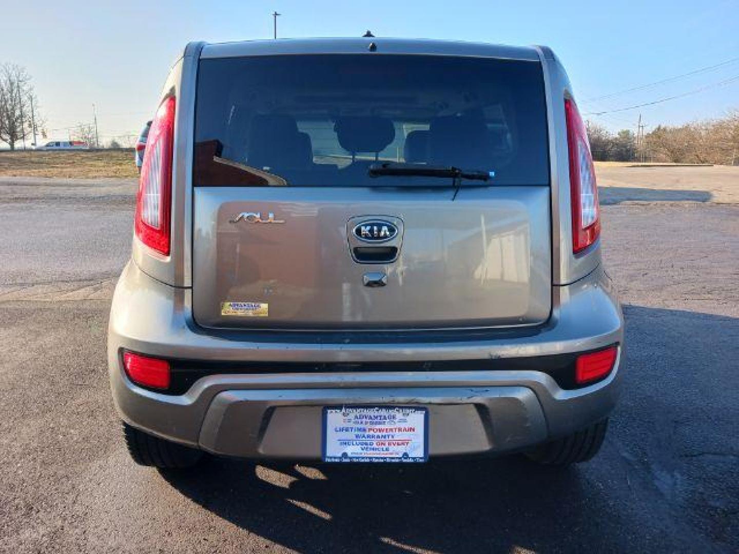 2012 Shadow Metallic Kia Soul ! (KNDJT2A68C7) with an 2.0L L4 DOHC 16V engine, located at 1951 S Dayton Lakeview Rd., New Carlisle, OH, 45344, (937) 908-9800, 39.890999, -84.050255 - Photo#5