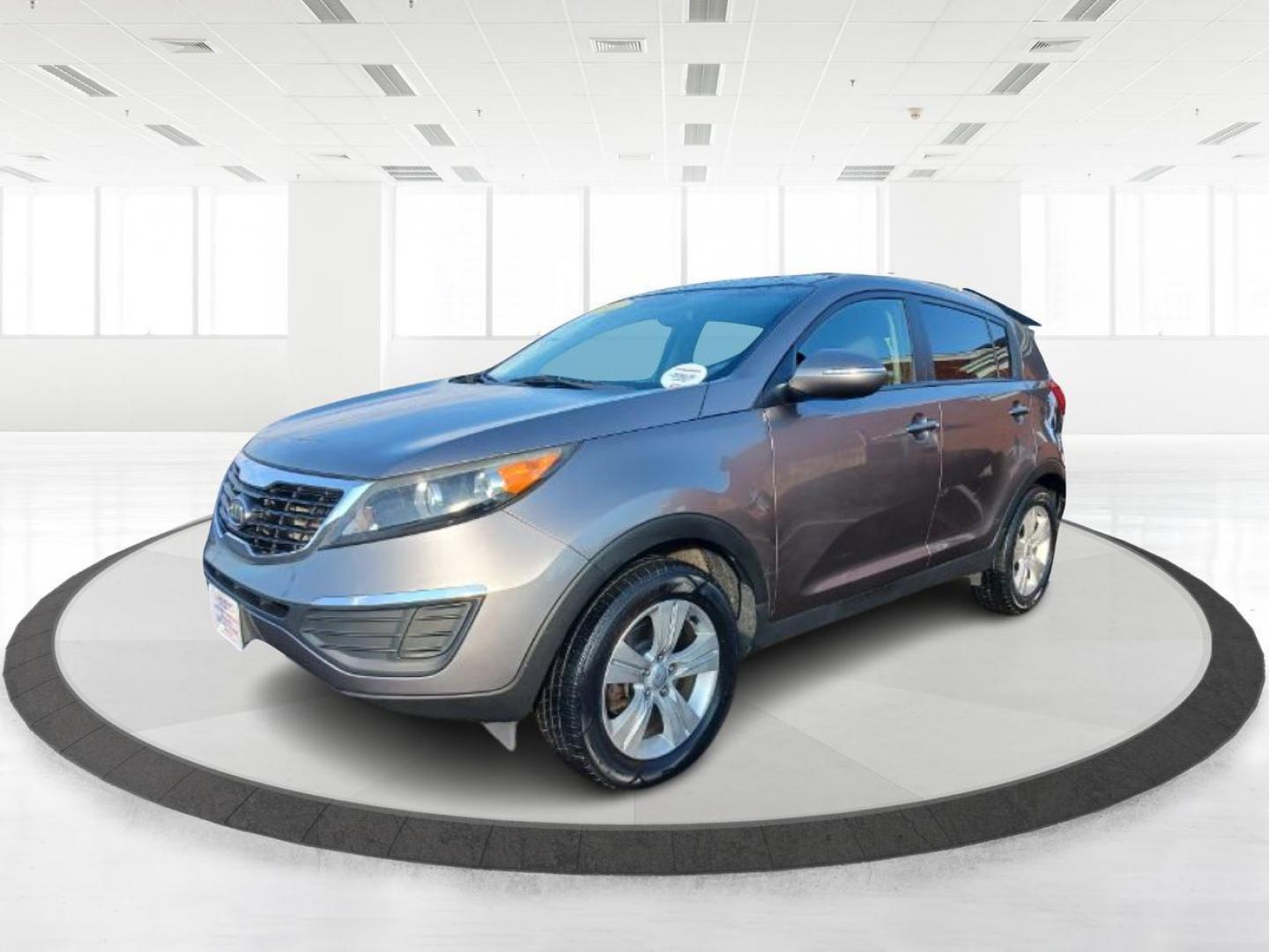 2012 Bright Silver Kia Sportage LX FWD (KNDPB3A25C7) with an 2.4L V6 DOHC 24V engine, 6-Speed Automatic transmission, located at 4508 South Dixie Dr, Moraine, OH, 45439, (937) 908-9800, 39.689976, -84.218452 - Photo#4