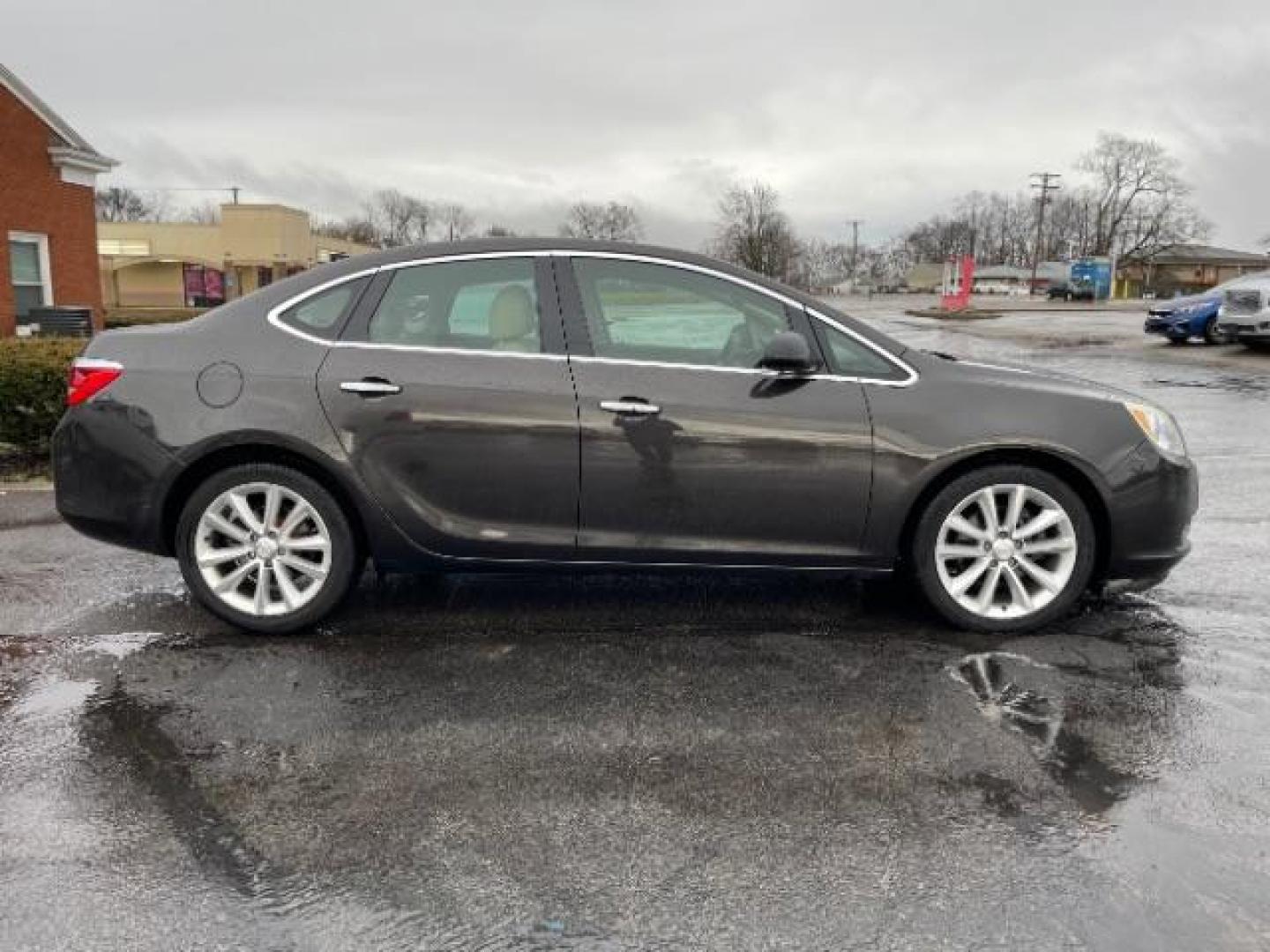 2013 Cyber Gray Metallic Buick Verano Base (1G4PP5SK6D4) with an 2.4L L4 DOHC 16V FFV engine, 6-Speed Automatic transmission, located at 1184 Kauffman Ave, Fairborn, OH, 45324, (937) 908-9800, 39.807072, -84.030914 - Photo#3