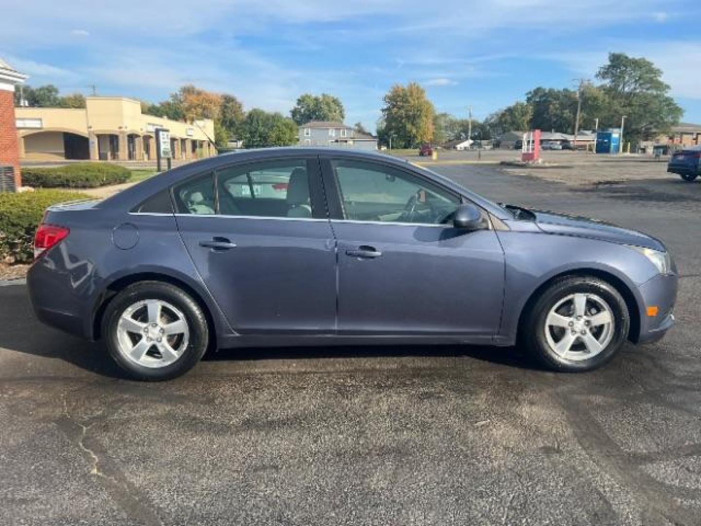 2013 Blue Topaz Metallic Chevrolet Cruze 1LT Auto (1G1PC5SB1D7) with an 1.4L L4 DOHC 16V TURBO engine, 6-Speed Automatic transmission, located at 1230 East Main St, Xenia, OH, 45385, (937) 908-9800, 39.688026, -83.910172 - Photo#5