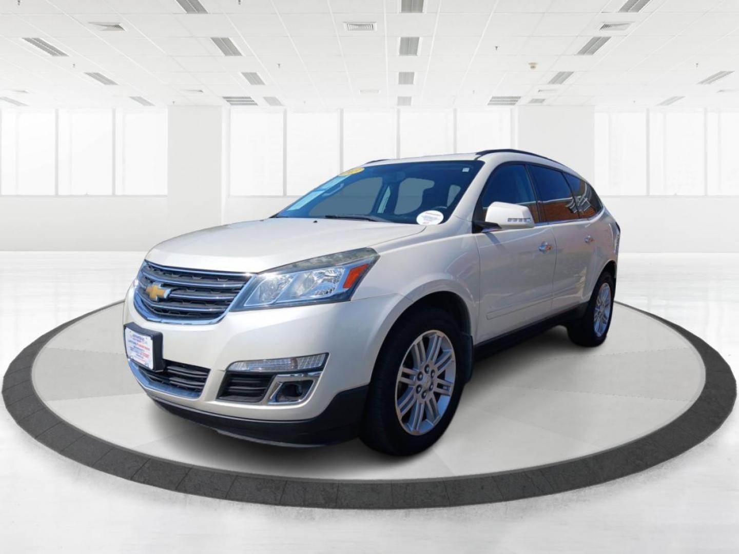 2013 White Chevrolet Traverse 1LT AWD (1GNKVGKD4DJ) with an 3.6L V6 DOHC 24V engine, 6-Speed Automatic transmission, located at 401 Woodman Dr, Riverside, OH, 45431, (937) 908-9800, 39.760899, -84.123421 - Photo#7