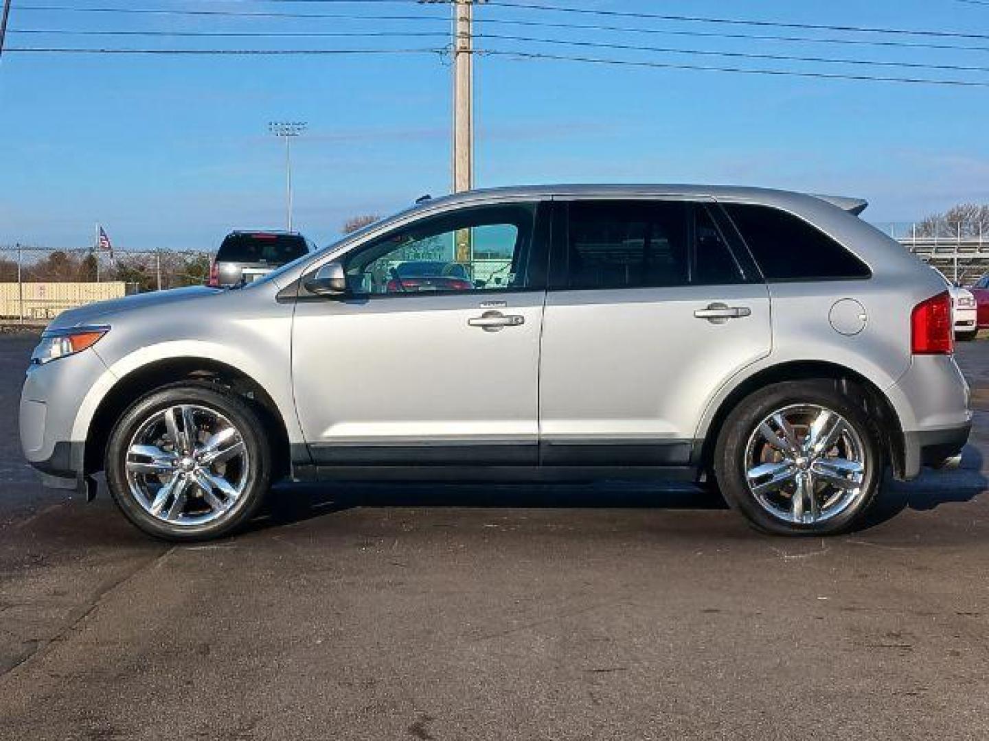 2013 Ingot Silver Metallic Ford Edge SEL FWD (2FMDK3JC8DB) with an 3.5L V6 DOHC 24V engine, 6-Speed Automatic transmission, located at 4508 South Dixie Dr, Moraine, OH, 45439, (937) 908-9800, 39.689976, -84.218452 - Photo#6