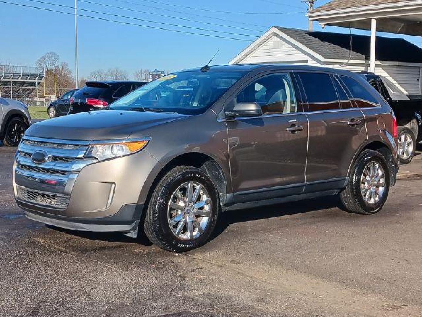 2013 Ginger Ale Metallic Ford Edge Limited FWD (2FMDK3KCXDB) with an 3.5L V6 DOHC 24V engine, 6-Speed Automatic transmission, located at 4508 South Dixie Dr, Moraine, OH, 45439, (937) 908-9800, 39.689976, -84.218452 - Photo#2