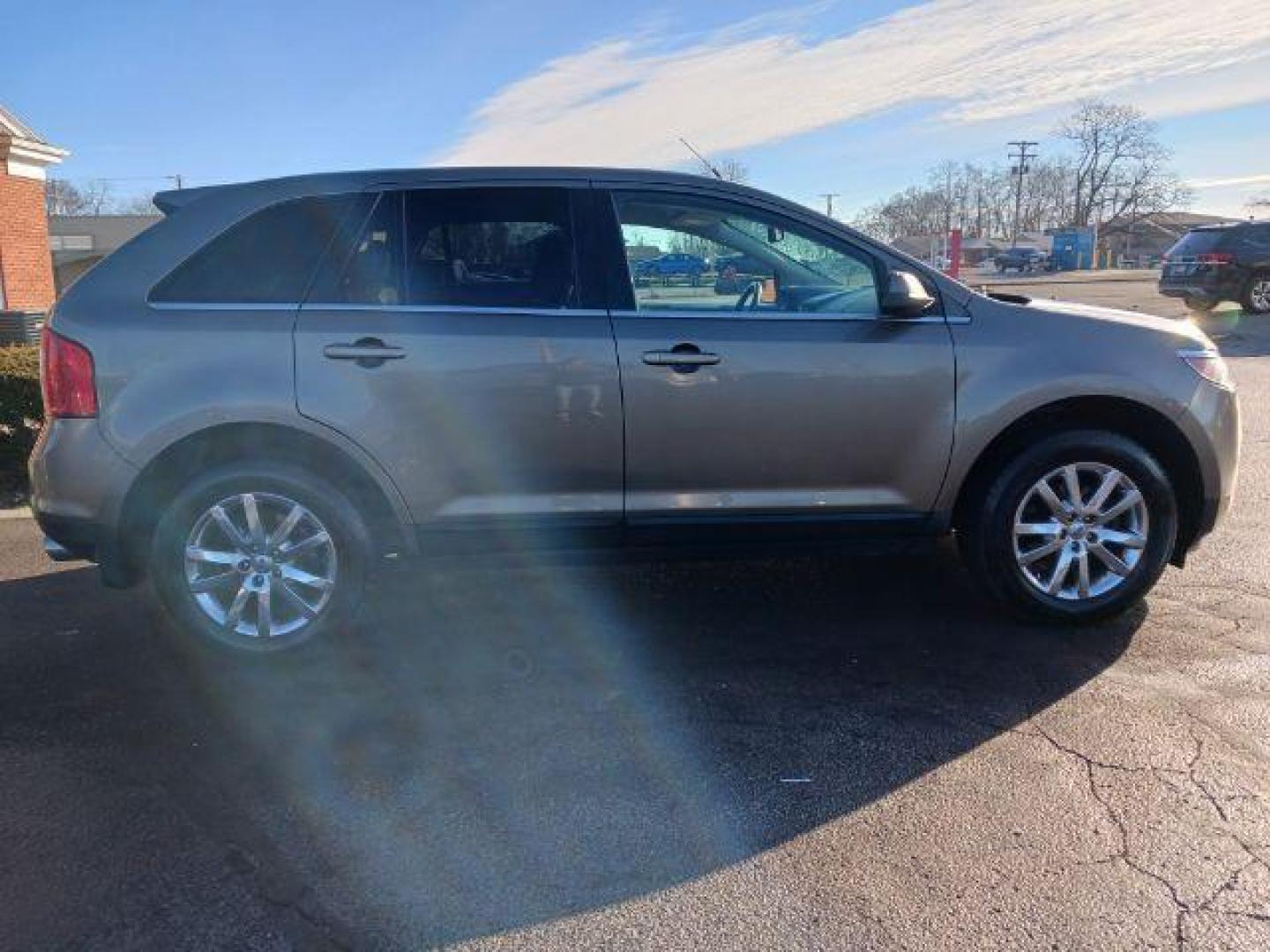 2013 Ginger Ale Metallic Ford Edge Limited FWD (2FMDK3KCXDB) with an 3.5L V6 DOHC 24V engine, 6-Speed Automatic transmission, located at 4508 South Dixie Dr, Moraine, OH, 45439, (937) 908-9800, 39.689976, -84.218452 - Photo#4