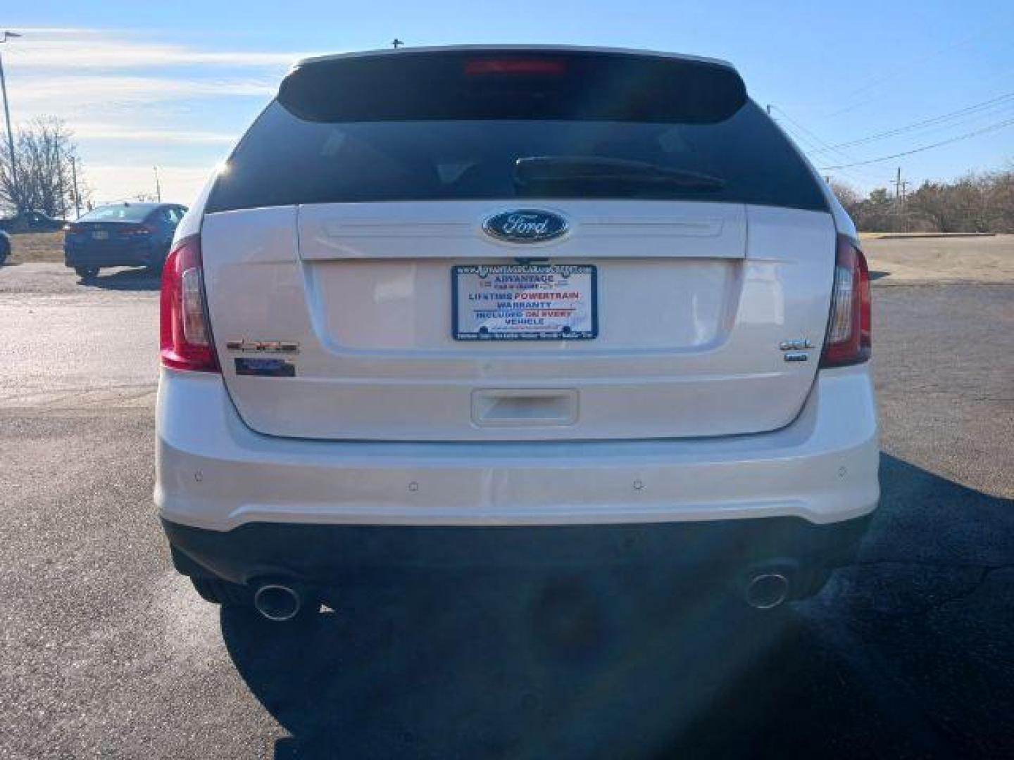 2013 White Platinum Tricoat Metallic Ford Edge SEL AWD (2FMDK4JC5DB) with an 3.5L V6 DOHC 24V engine, 6-Speed Automatic transmission, located at 880 E. National Road, Vandalia, OH, 45377, (937) 908-9800, 39.891918, -84.183594 - Photo#5