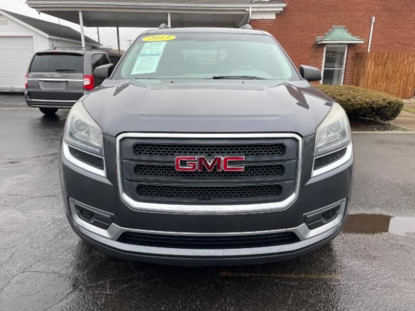 2013 Cyber Gray Metallic GMC Acadia SLE-2 FWD (1GKKRPKD9DJ) with an 3.6L V6 DOHC 24V engine, 6-Speed Automatic transmission, located at 1230 East Main St, Xenia, OH, 45385, (937) 908-9800, 39.688026, -83.910172 - Photo#2