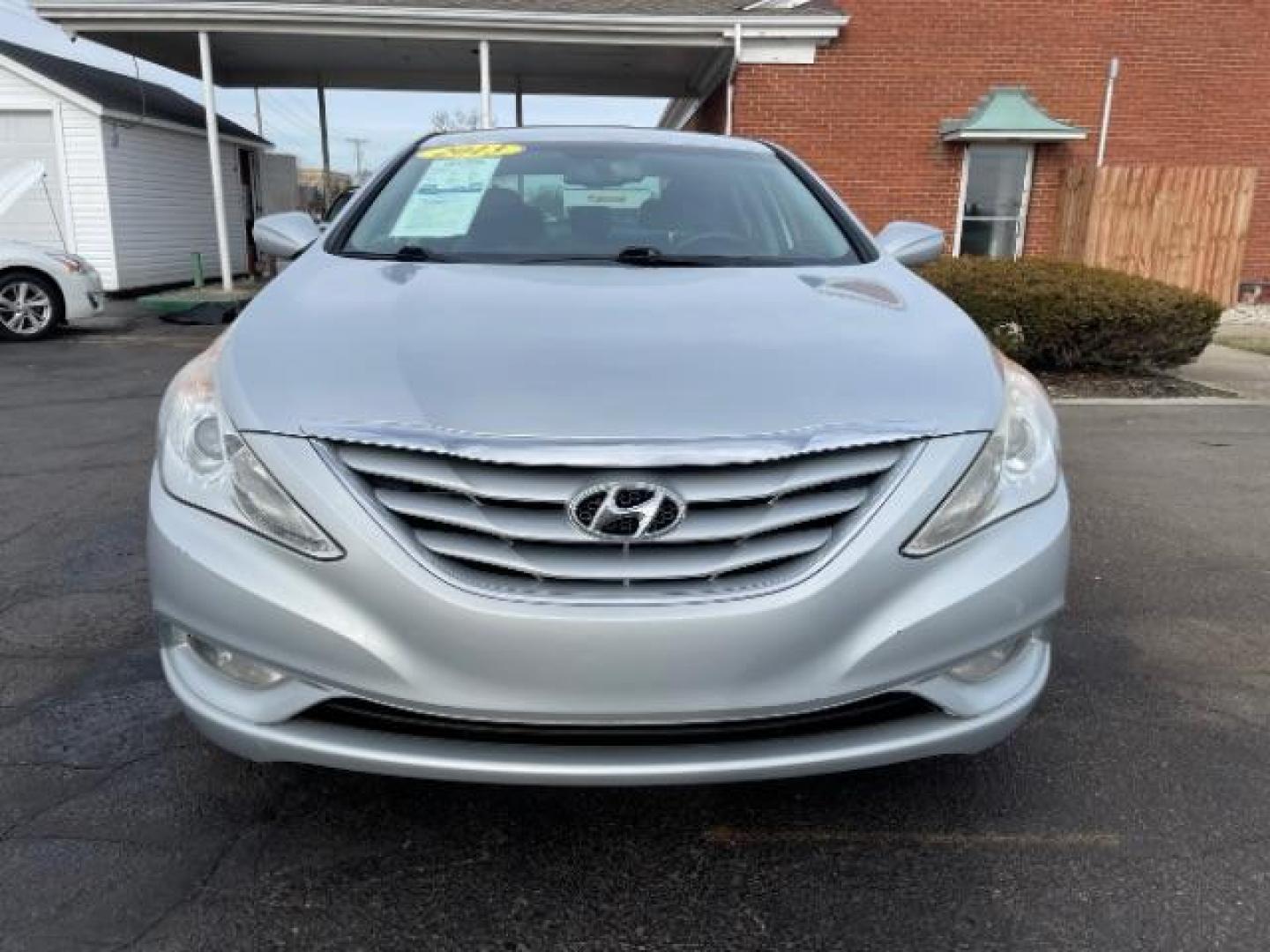 2013 Silver Hyundai Sonata GLS (5NPEB4AC5DH) with an 2.4L L4 DOHC 16V engine, 6-Speed Automatic transmission, located at 1099 N County Rd 25A , Troy, OH, 45373, (937) 908-9800, 40.057079, -84.212883 - Photo#4