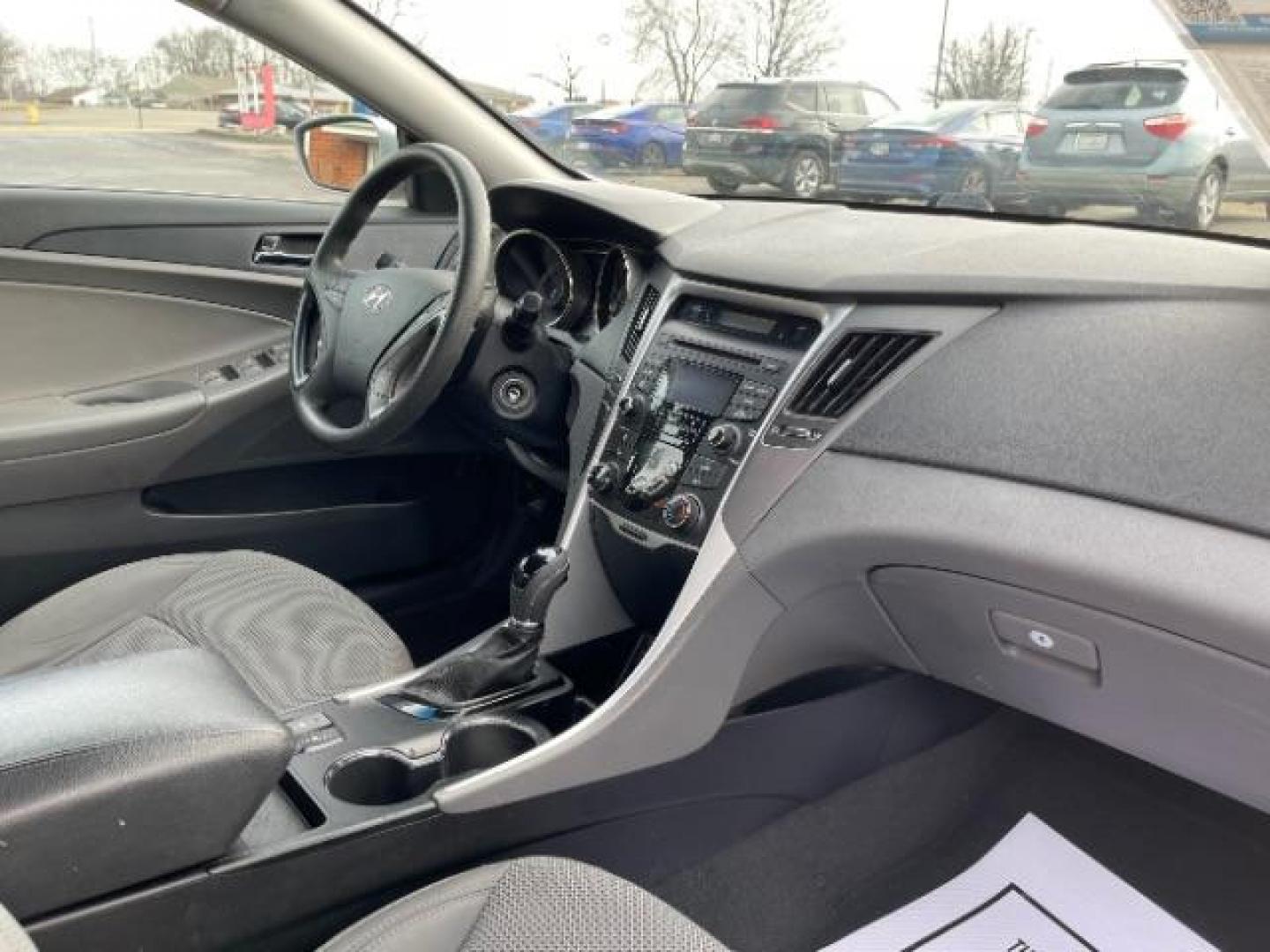 2013 Silver Hyundai Sonata GLS (5NPEB4AC5DH) with an 2.4L L4 DOHC 16V engine, 6-Speed Automatic transmission, located at 1099 N County Rd 25A , Troy, OH, 45373, (937) 908-9800, 40.057079, -84.212883 - Photo#8