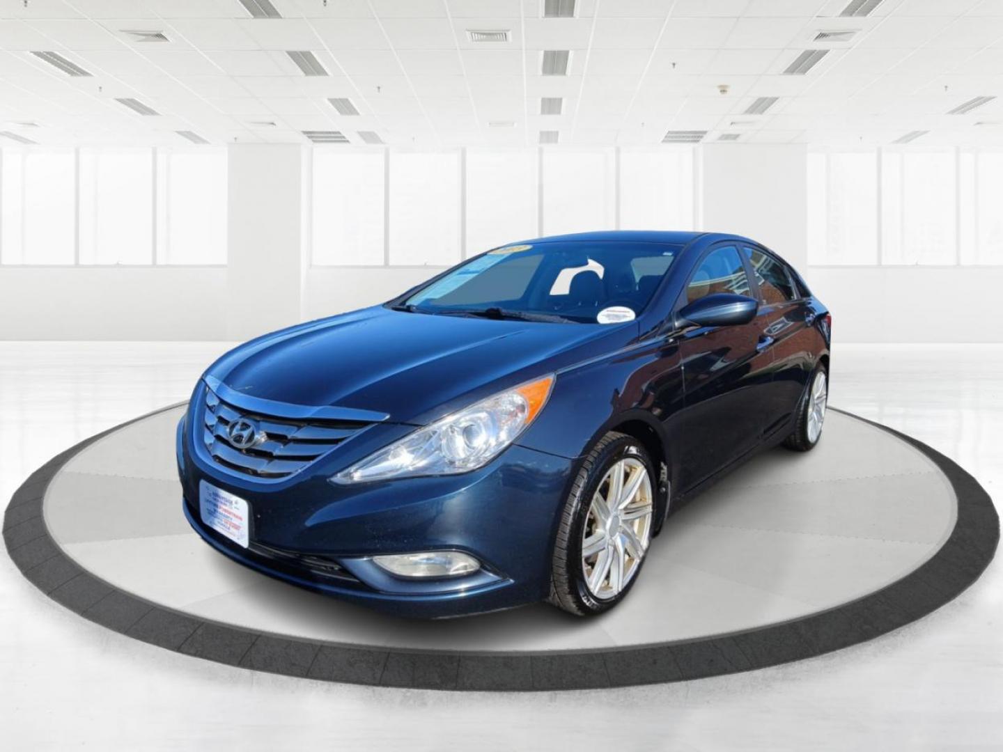 2013 Blue Hyundai Sonata Limited Auto (5NPEC4AC1DH) with an 2.4L L4 DOHC 16V engine, 6-Speed Automatic transmission, located at 8750 N County Rd 25A, Piqua, OH, 45356, (937) 908-9800, 40.164391, -84.232513 - Photo#7