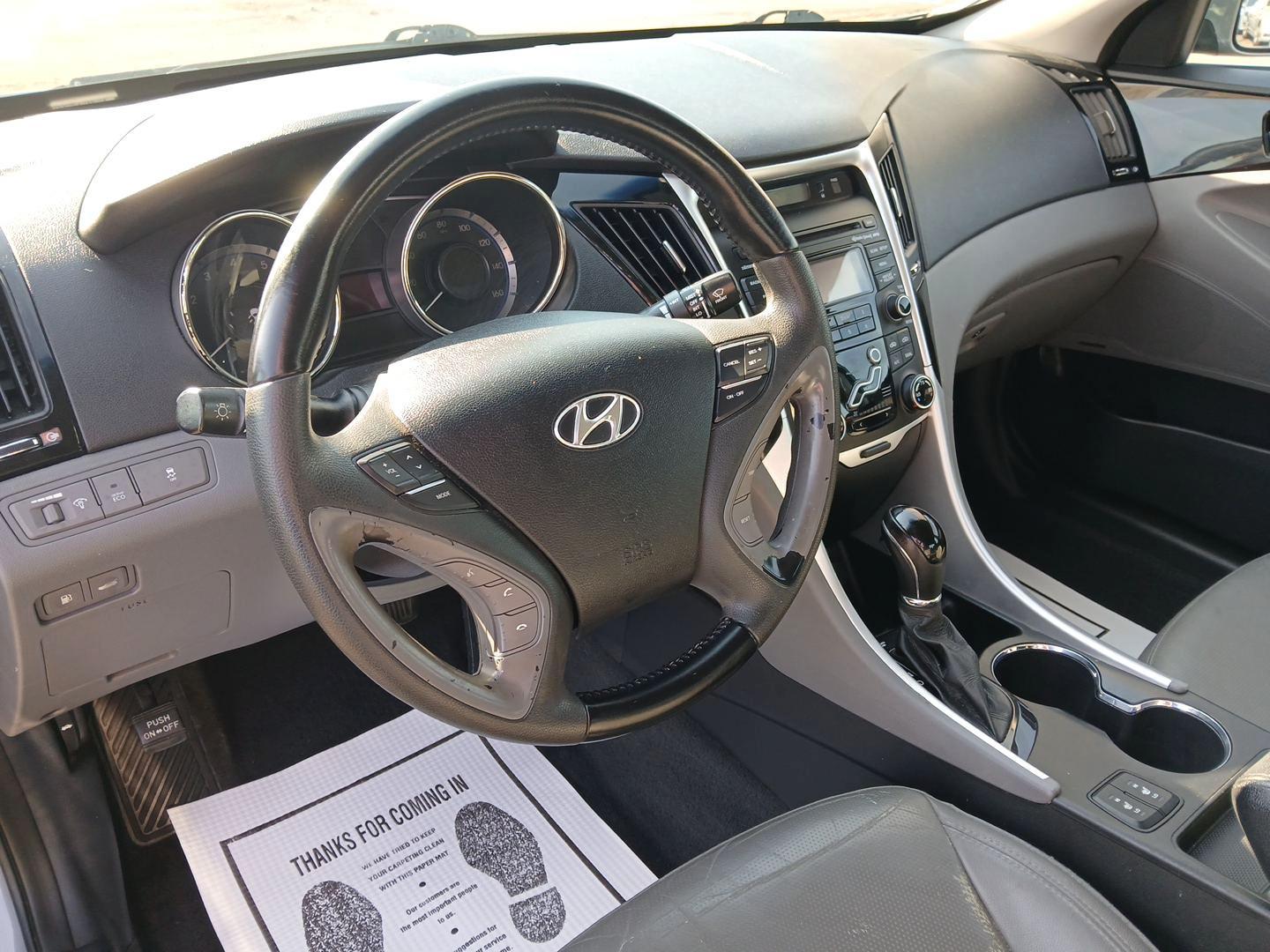 2013 Gray Hyundai Sonata Limited Auto (5NPEC4AC7DH) with an 2.4L L4 DOHC 16V engine, 6-Speed Automatic transmission, located at 401 Woodman Dr, Riverside, OH, 45431, (937) 908-9800, 39.760899, -84.123421 - Photo#8