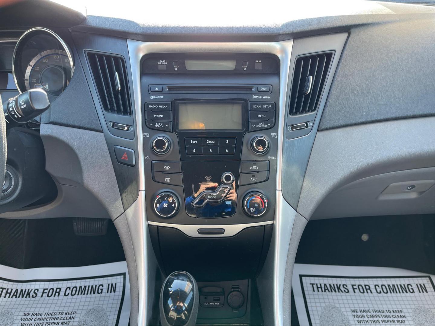 2013 Hyundai Sonata GLS (5NPEB4AC3DH) with an 2.4L L4 DOHC 16V engine, 6-Speed Automatic transmission, located at 880 E. National Road, Vandalia, OH, 45377, (937) 908-9800, 39.891918, -84.183594 - 2013 Hyundai Sonata GLS - Photo#12