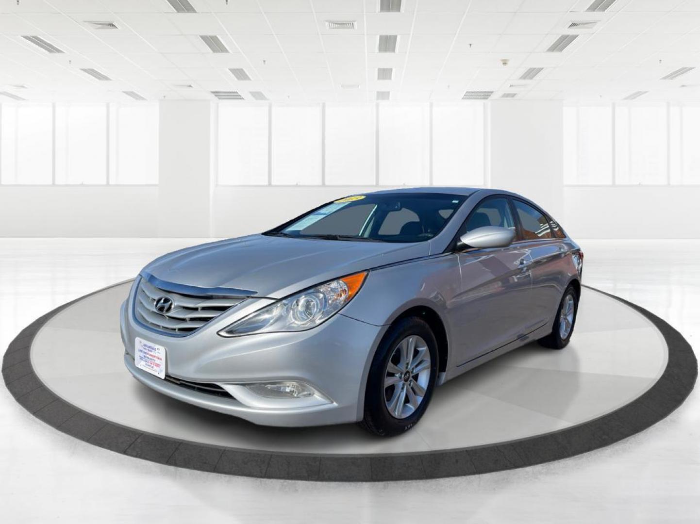 2013 Hyundai Sonata GLS (5NPEB4AC3DH) with an 2.4L L4 DOHC 16V engine, 6-Speed Automatic transmission, located at 880 E. National Road, Vandalia, OH, 45377, (937) 908-9800, 39.891918, -84.183594 - 2013 Hyundai Sonata GLS - Photo#7