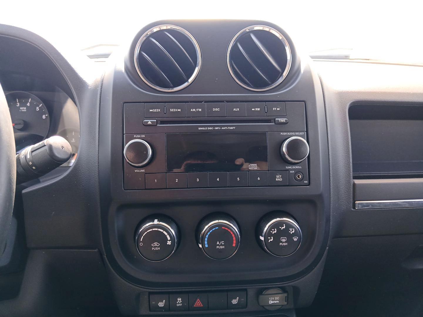 2013 True Blue Pearlcoat Jeep Compass Latitude FWD (1C4NJCEB0DD) with an 2.4L L4 DOHC 16V engine, Continuously Variable Transmission transmission, located at 401 Woodman Dr, Riverside, OH, 45431, (937) 908-9800, 39.760899, -84.123421 - Photo#12