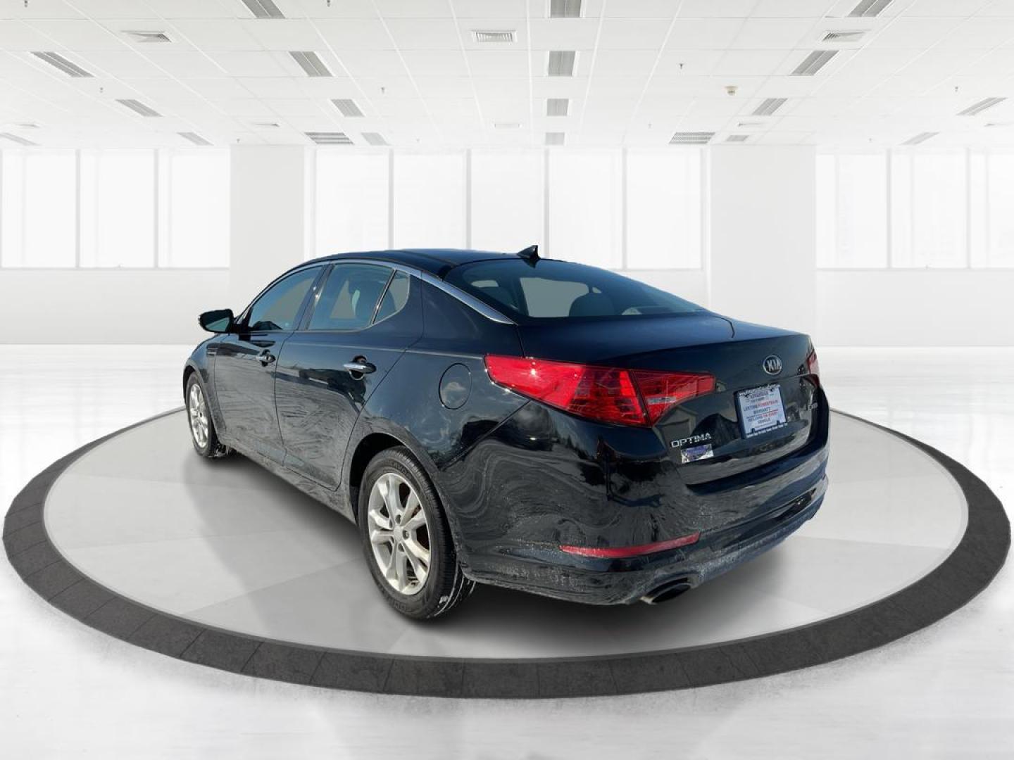 2013 Kia Optima EX (5XXGN4A70DG) with an 2.4L I-4 gasoline direct injection engine, located at 8750 N County Rd 25A, Piqua, OH, 45356, (937) 908-9800, 40.164391, -84.232513 - 2013 Kia Optima EX - Photo#4