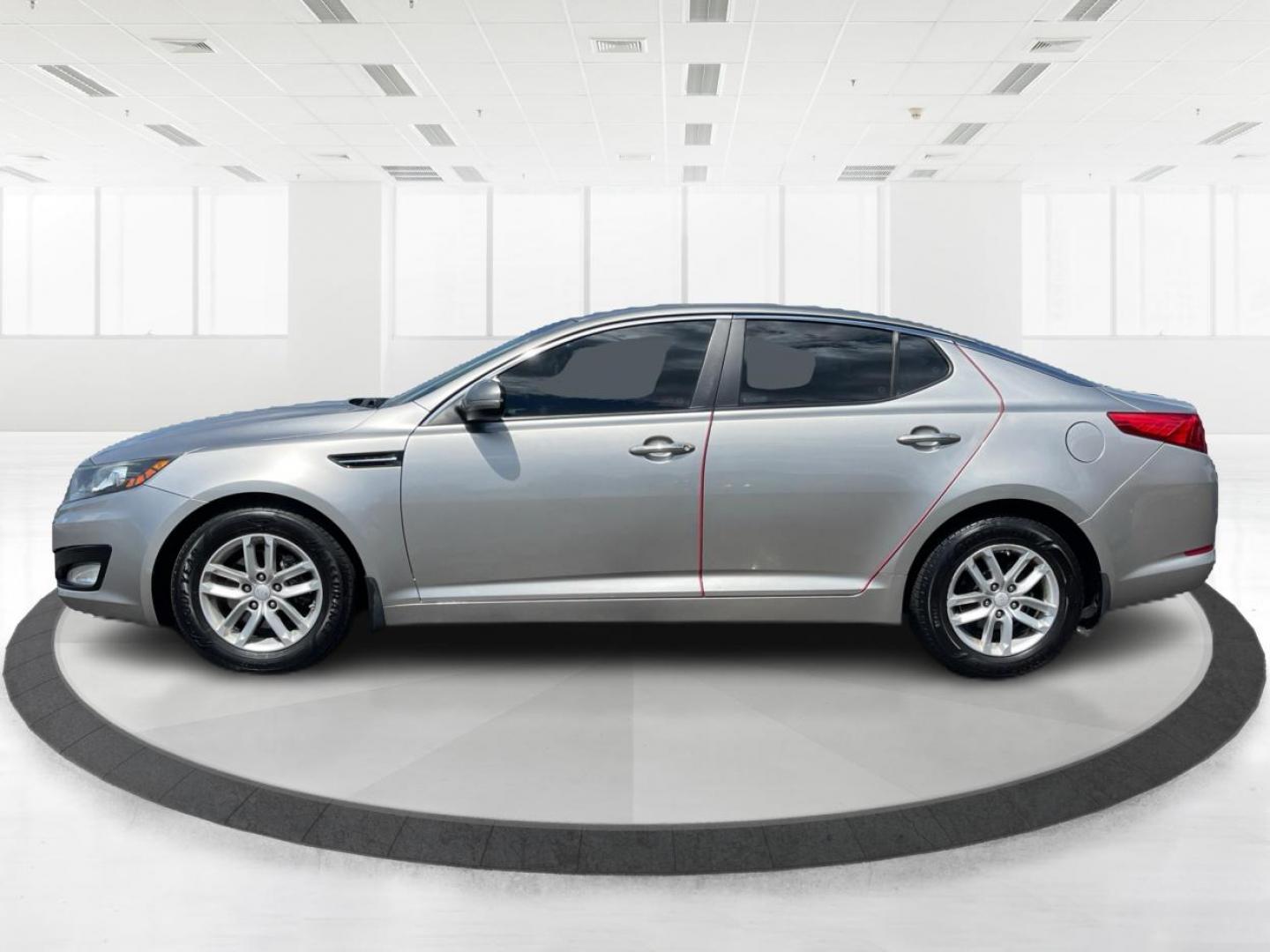 2013 Bright Silver Metallic Kia Optima (5XXGM4A78DG) with an 2.4L L4 DOHC 16V engine, 6-Speed Automatic transmission, located at 880 E. National Road, Vandalia, OH, 45377, (937) 908-9800, 39.891918, -84.183594 - Photo#5