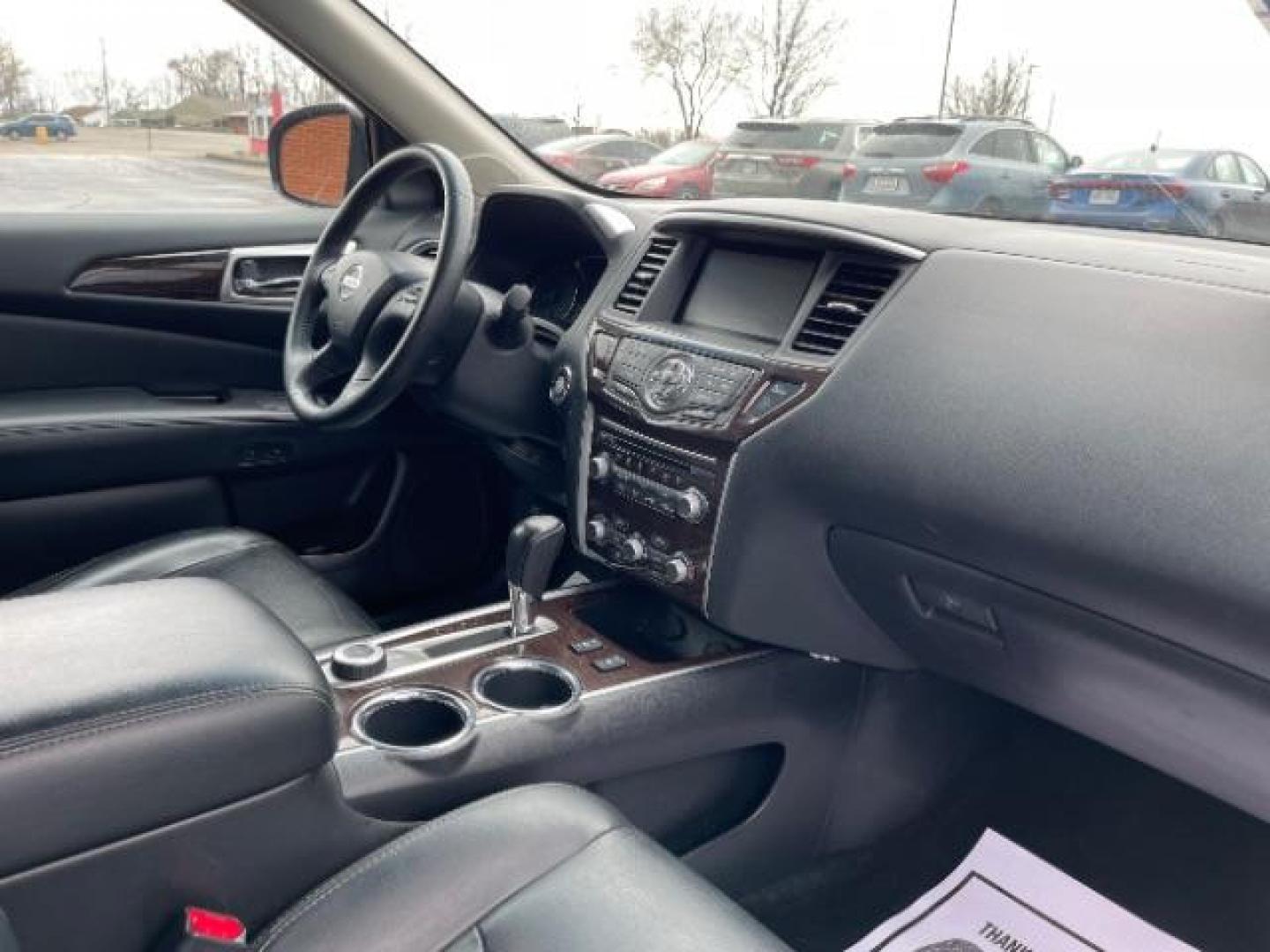 2013 Red Nissan Pathfinder SL (5N1AR2MM0DC) , Auto transmission, located at 401 Woodman Dr, Riverside, OH, 45431, (937) 908-9800, 39.760899, -84.123421 - Photo#8