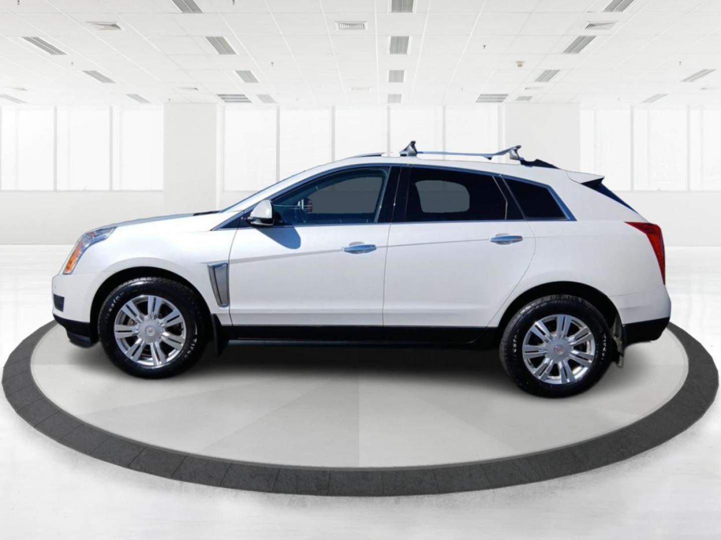 2014 Cadillac SRX Luxury Collection AWD (3GYFNEE30ES) with an 3.6L V6 DOHC 24V FFV engine, 6-Speed Automatic transmission, located at 1230 East Main St, Xenia, OH, 45385, (937) 908-9800, 39.688026, -83.910172 - 2014 Cadillac SRX Luxury Collection AWD - Photo#5