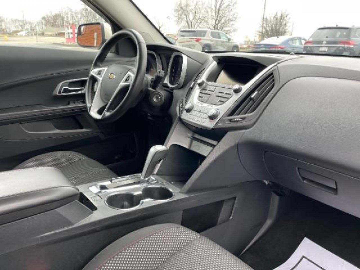 2014 Champagne Silver Metallic Chevrolet Equinox 1LT 2WD (2GNALBEK0E6) with an 2.4L L4 DOHC 16V FFV engine, 6-Speed Automatic transmission, located at 401 Woodman Dr, Riverside, OH, 45431, (937) 908-9800, 39.760899, -84.123421 - Photo#8