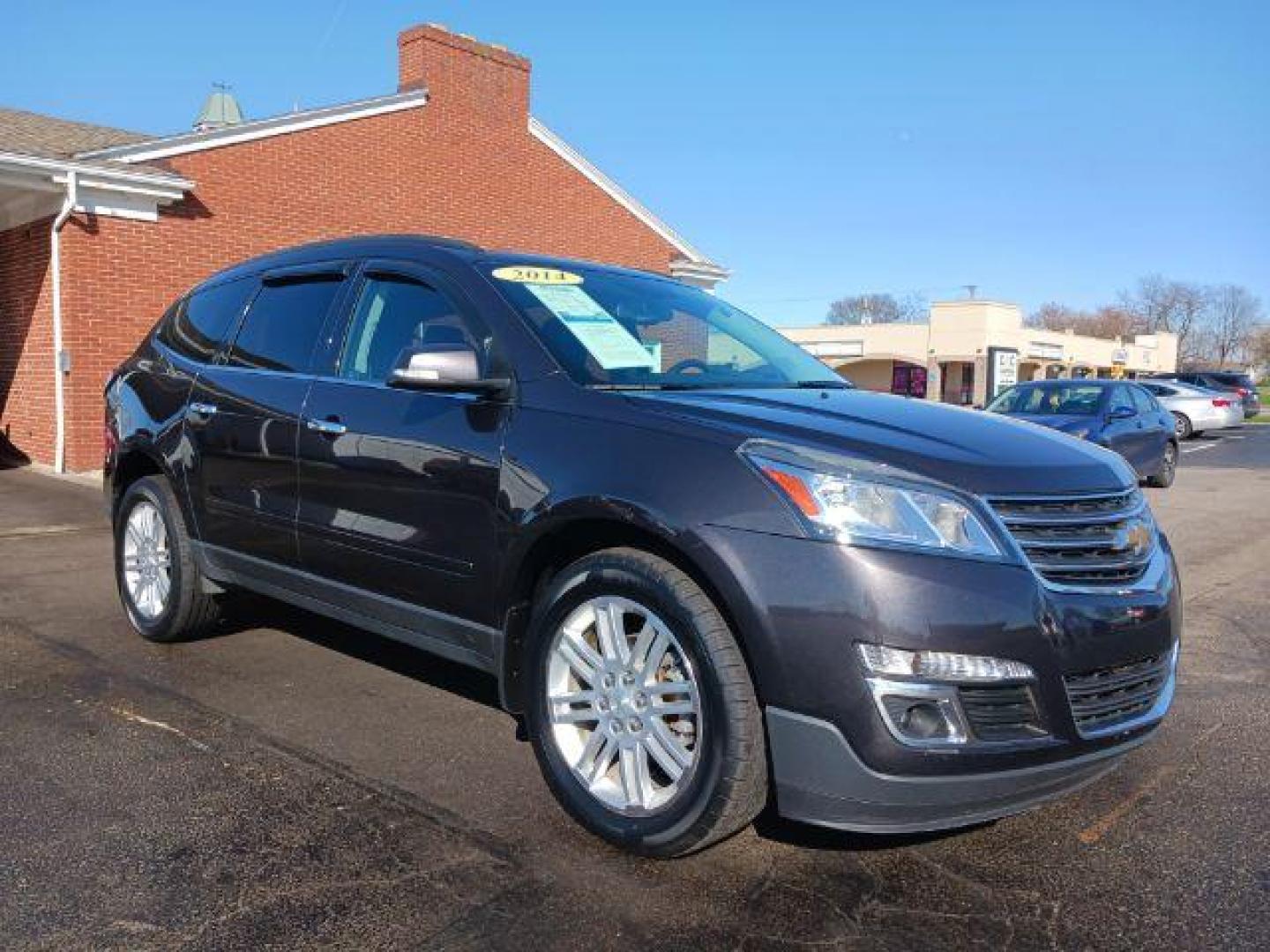 2014 Cyber Gray Metallic Chevrolet Traverse 1LT AWD (1GNKVGKD5EJ) with an 3.6L V6 DOHC 24V engine, 6-Speed Automatic transmission, located at 1230 East Main St, Xenia, OH, 45385, (937) 908-9800, 39.688026, -83.910172 - Photo#0