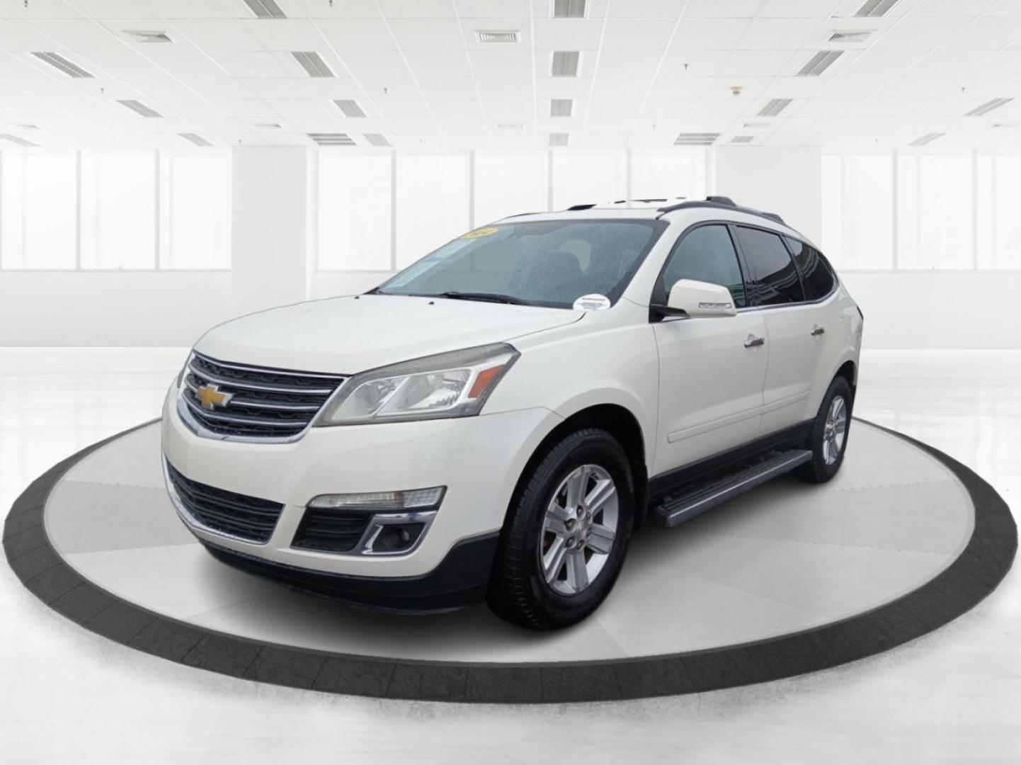 2014 White Chevrolet Traverse 2LT FWD (1GNKRHKDXEJ) with an 3.6L V6 DOHC 24V engine, 6-Speed Automatic transmission, located at 401 Woodman Dr, Riverside, OH, 45431, (937) 908-9800, 39.760899, -84.123421 - Photo#7