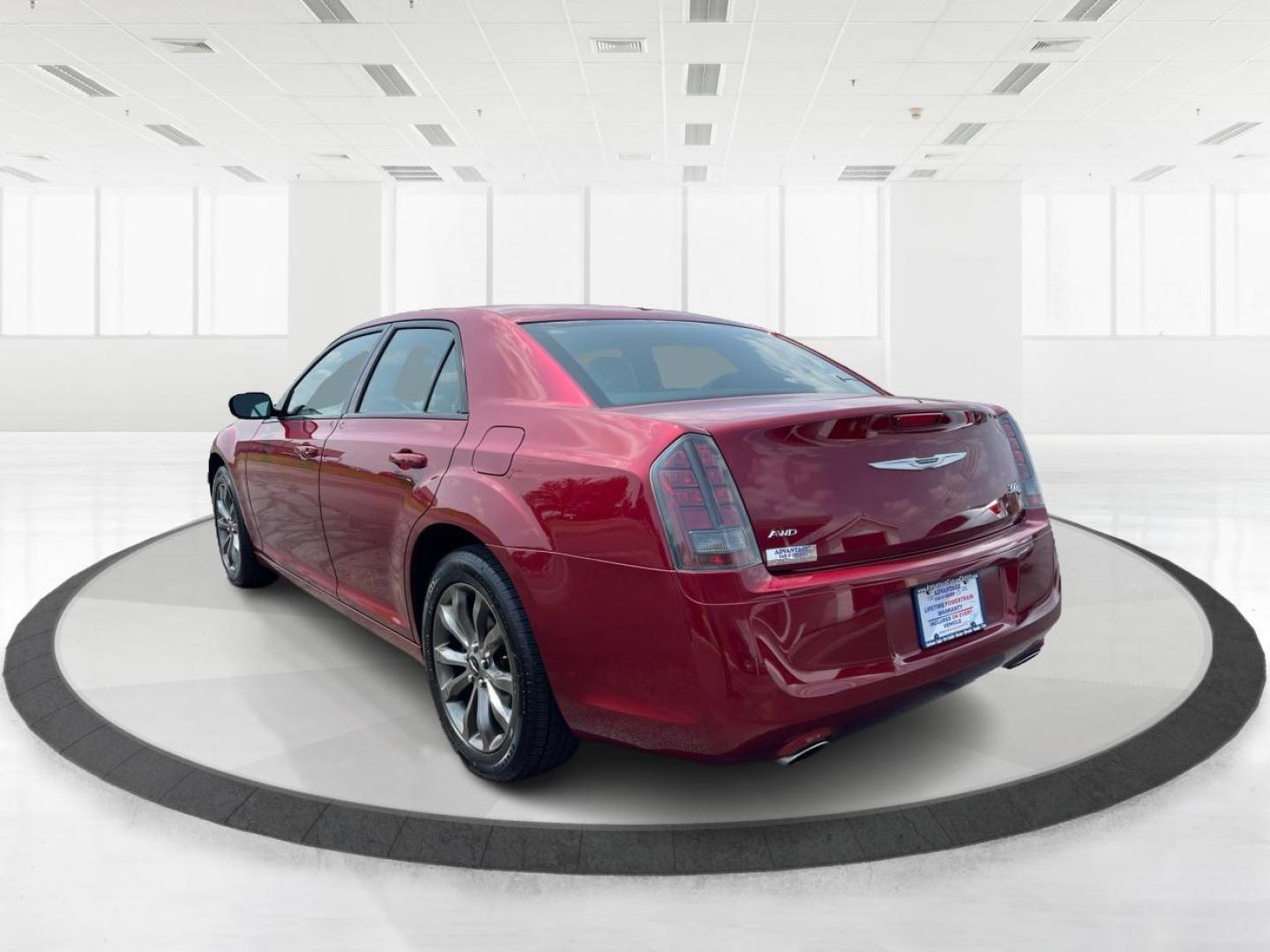 2014 Dp Cherry Red Crystal PC Chrysler 300 (2C3CCAGG9EH) with an 3.6L V6 DOHC 24V engine, 8-Speed Automatic transmission, located at 880 E. National Road, Vandalia, OH, 45377, (937) 908-9800, 39.891918, -84.183594 - Photo#4