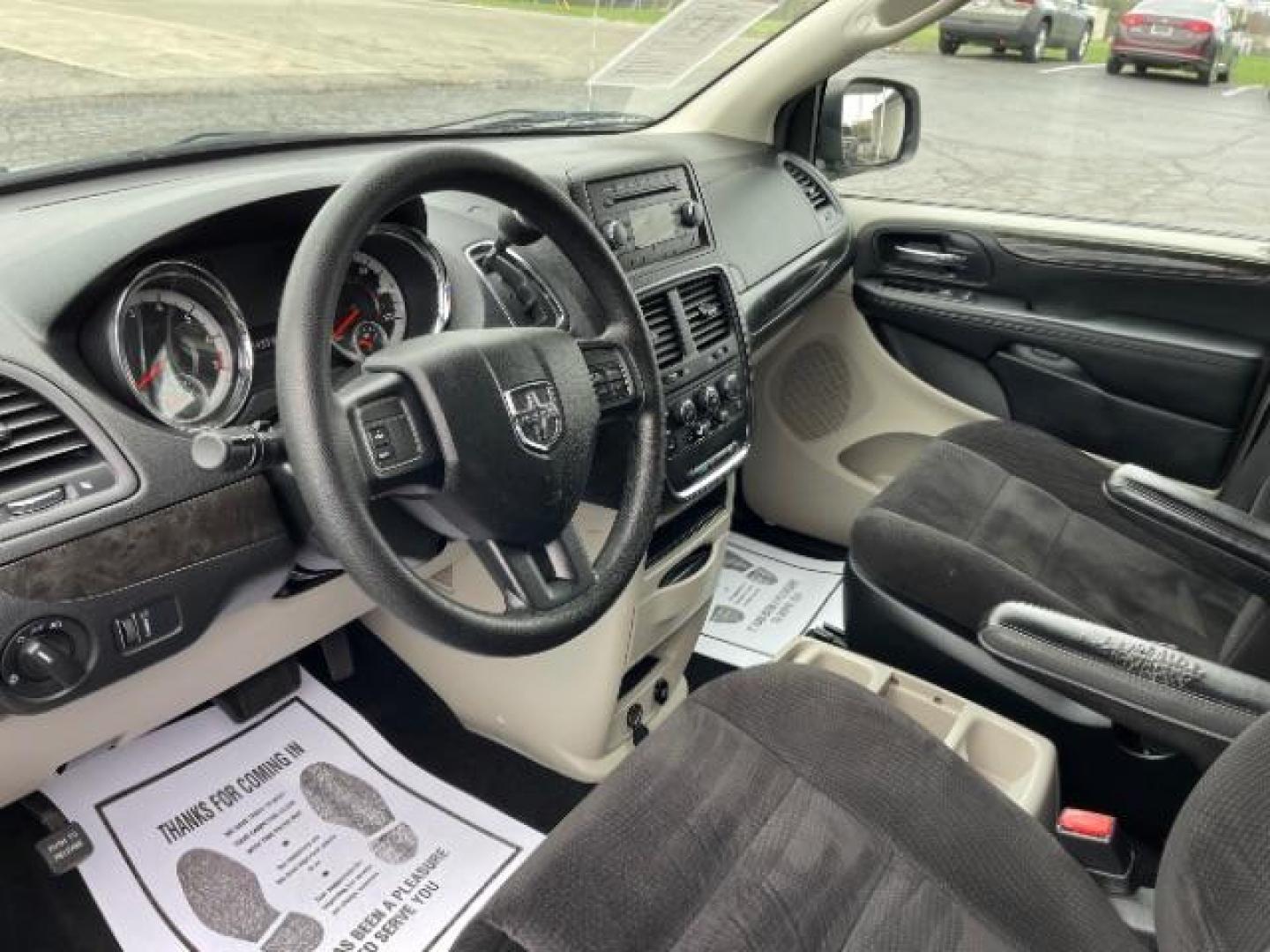 2014 Bright White Clearcoat Dodge Grand Caravan SE (2C4RDGBG9ER) with an 3.6L V6 DOHC 24V engine, 6-Speed Automatic transmission, located at 4508 South Dixie Dr, Moraine, OH, 45439, (937) 908-9800, 39.689976, -84.218452 - Photo#6