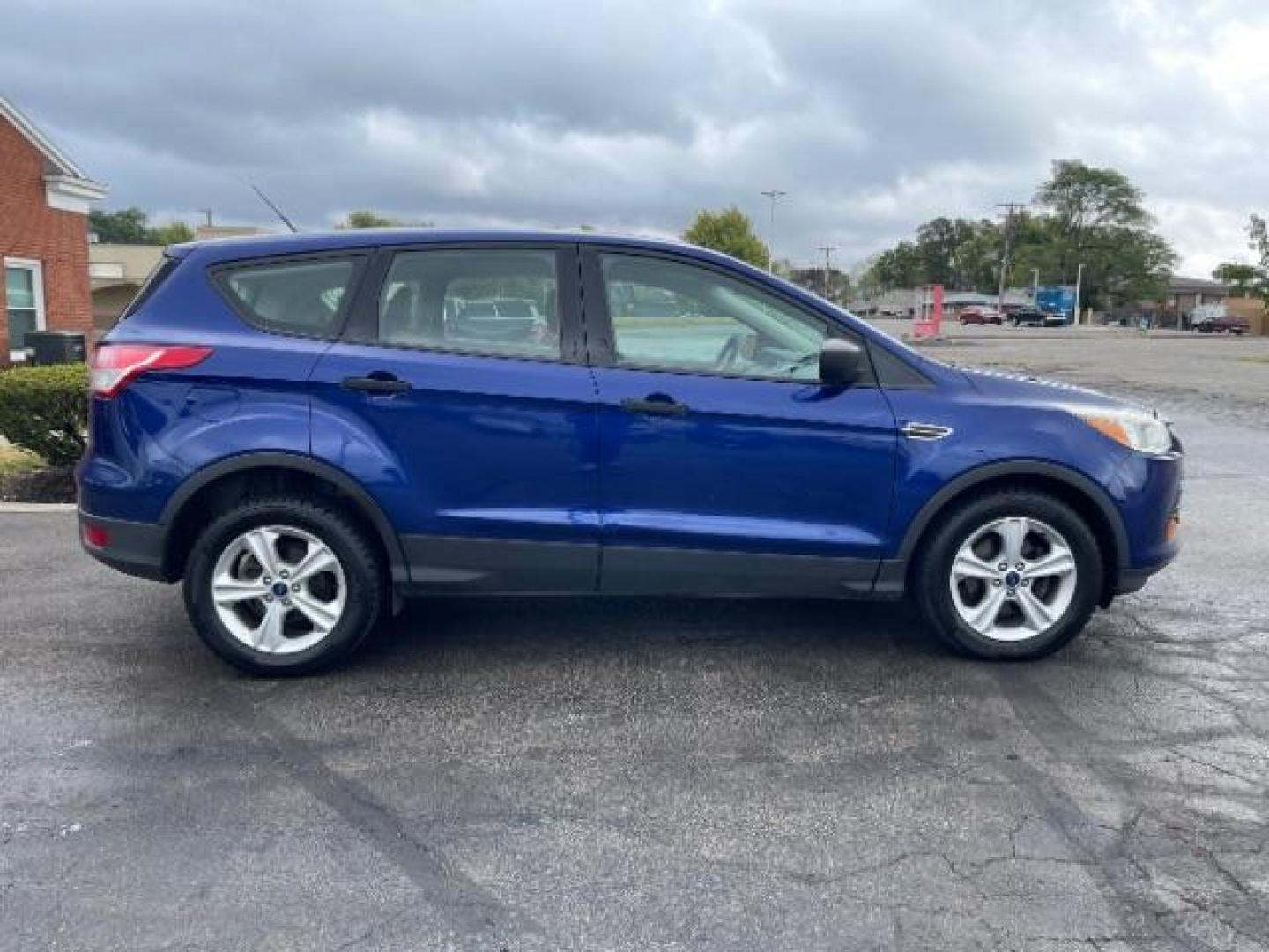 2014 Ford Escape S FWD (1FMCU0F71EU) with an 2.5L L4 DOHC 16V engine, 6-Speed Automatic transmission, located at 1951 S Dayton Lakeview Rd., New Carlisle, OH, 45344, (937) 908-9800, 39.890999, -84.050255 - 2014 Ford Escape S FWD - Photo#17